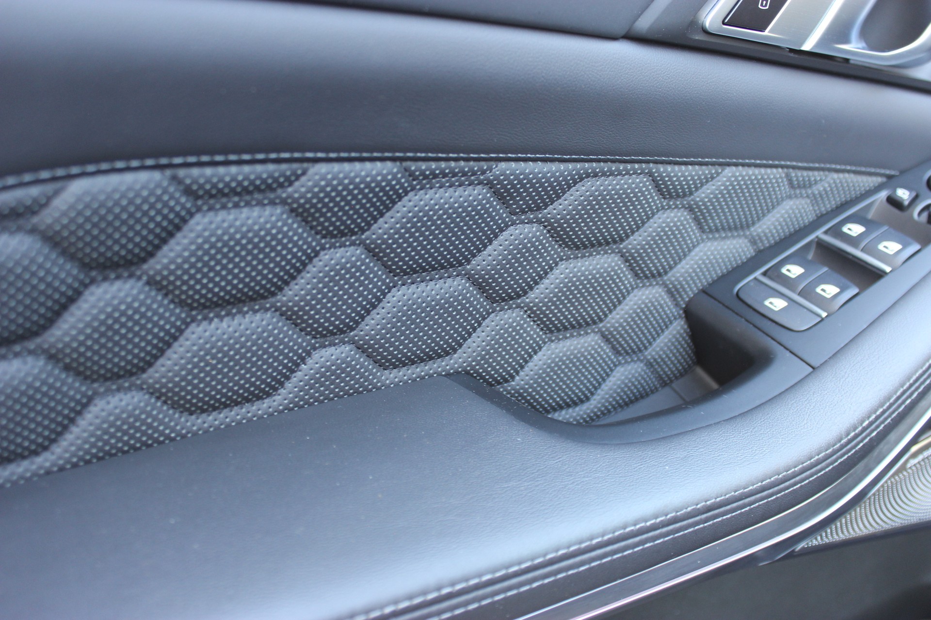 BMW X5M Competition Individual TANSANITBLAU *BOWERS & WILKINS*-image-18