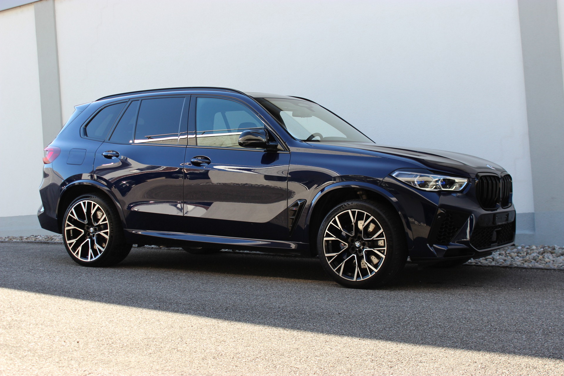 BMW X5M Competition Individual TANSANITBLAU *BOWERS & WILKINS*-image-4