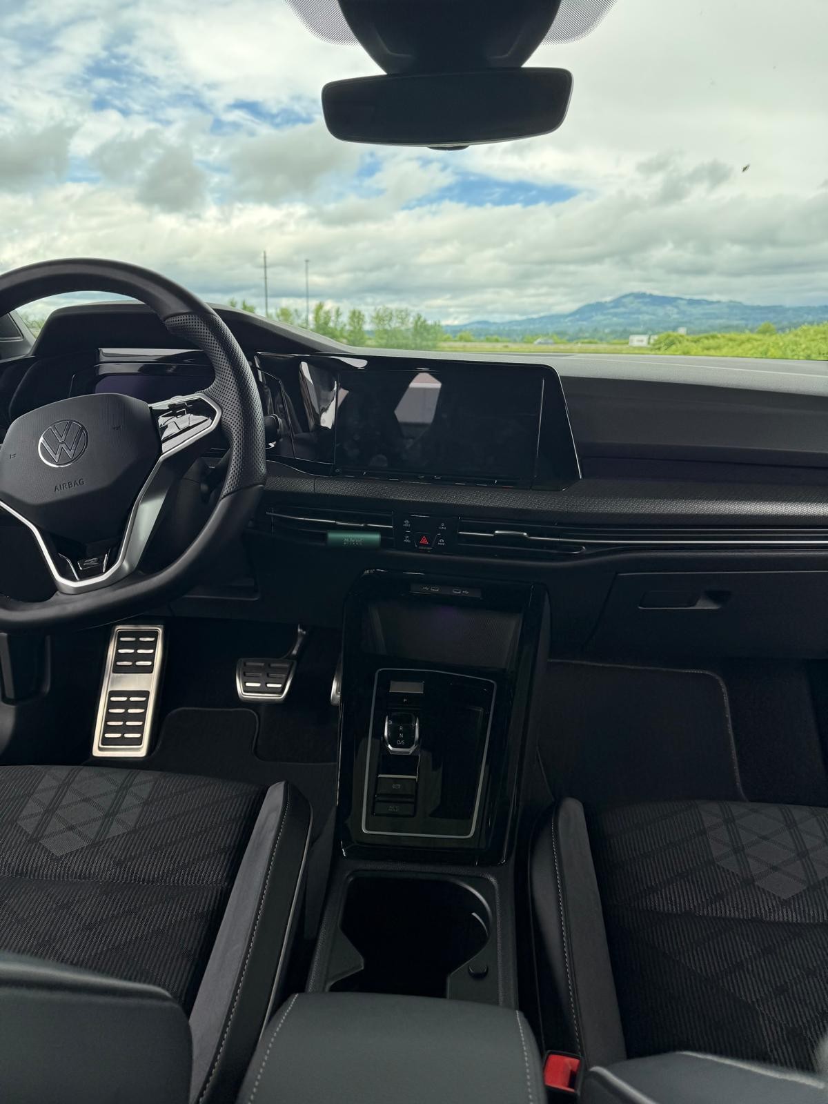 VW 2.0 TSI R-Line DSG 4motion-image-4