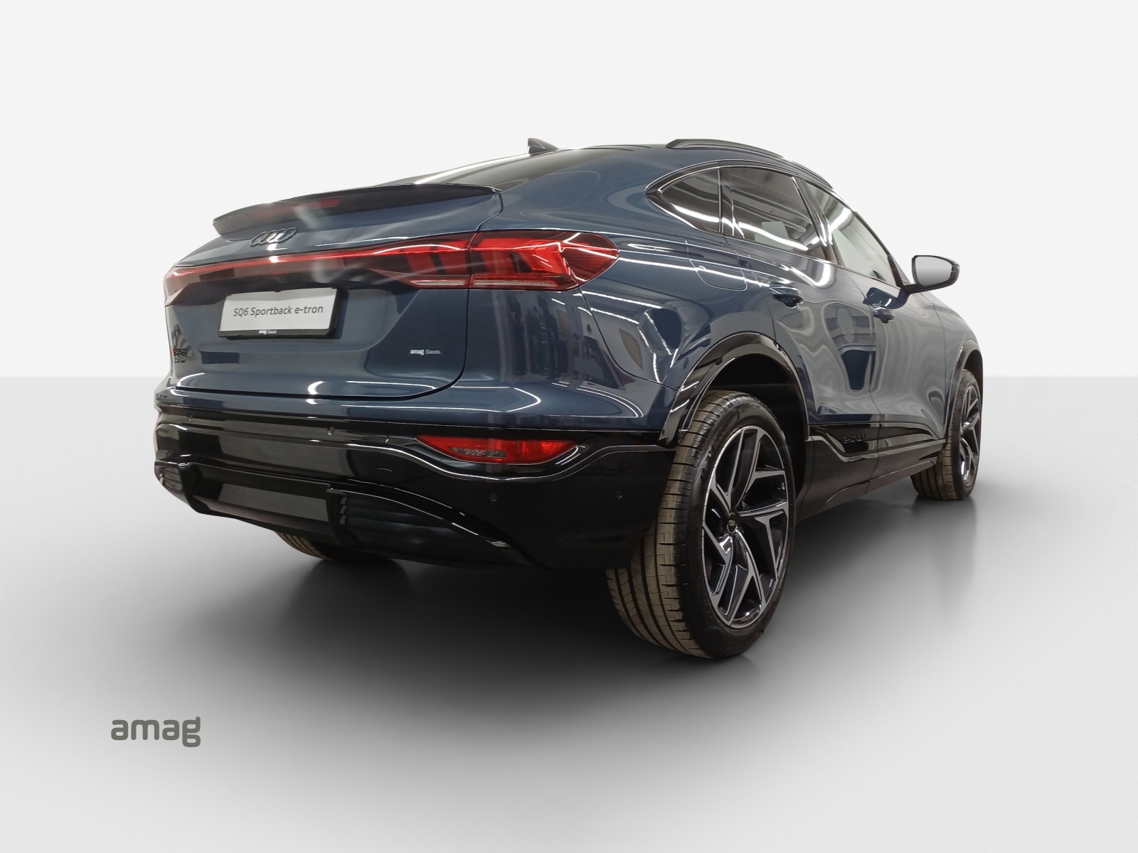 AUDI SQ6 Sportback e-tron quattro-image-4