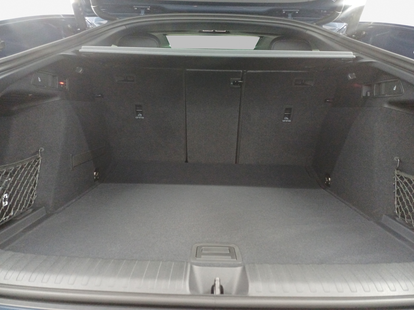 AUDI SQ6 Sportback e-tron quattro-image-12