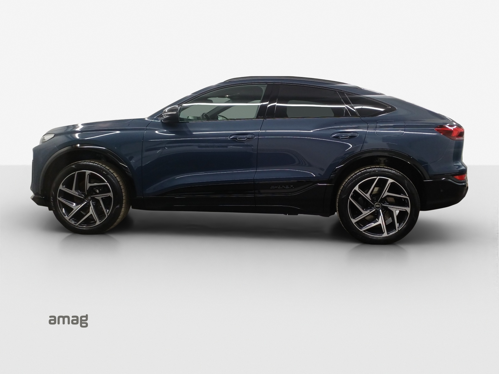 AUDI SQ6 Sportback e-tron quattro-showroom-element-1