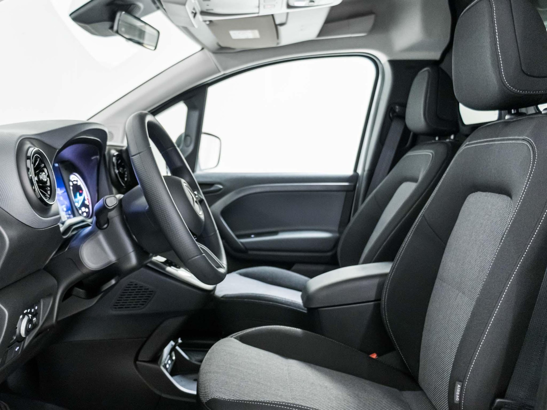 MERCEDES-BENZ eCitan Kasten BASE Standard-image-6