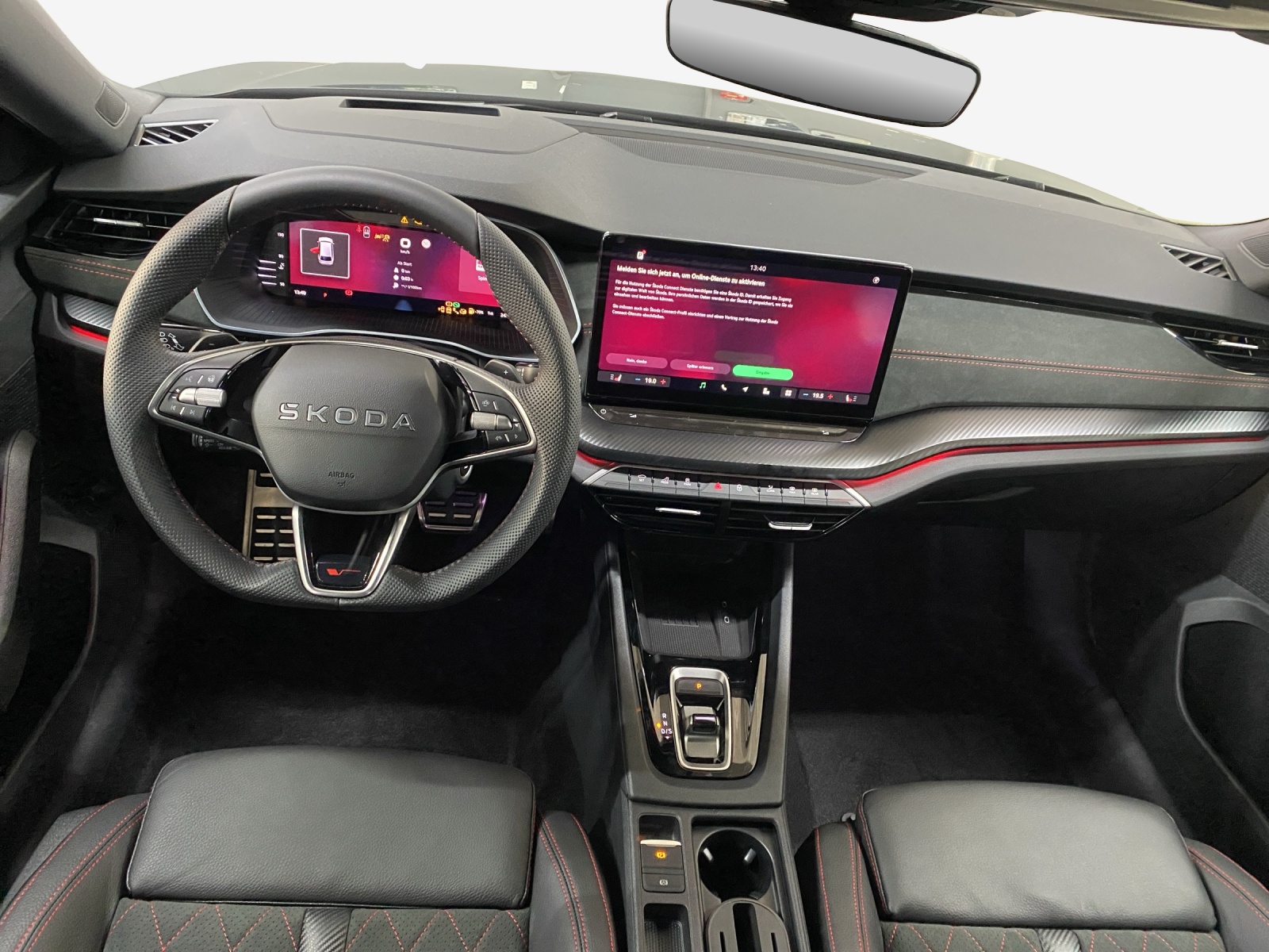 SKODA Octavia Combi 2.0 TSI DSG RS 30 Years Edition-image-8