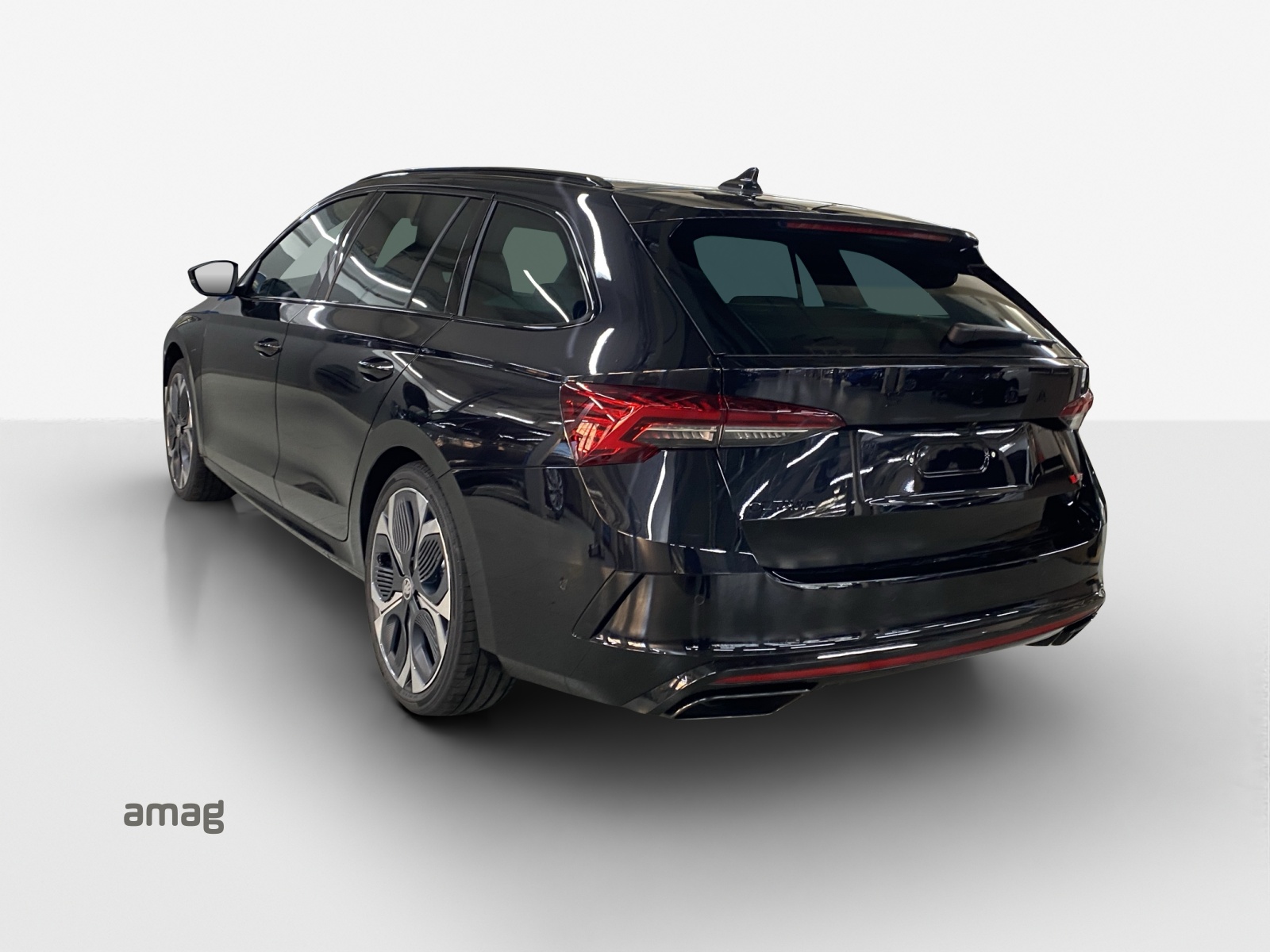 SKODA Octavia Combi 2.0 TSI DSG RS 30 Years Edition-image-2