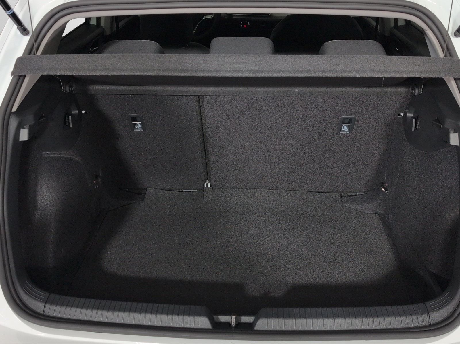 VW Golf 1.5 e TSI mHEV Basis DSG-image-14
