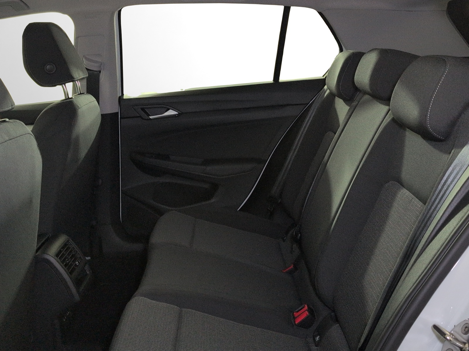 VW Golf 1.5 e TSI mHEV Basis DSG-image-8