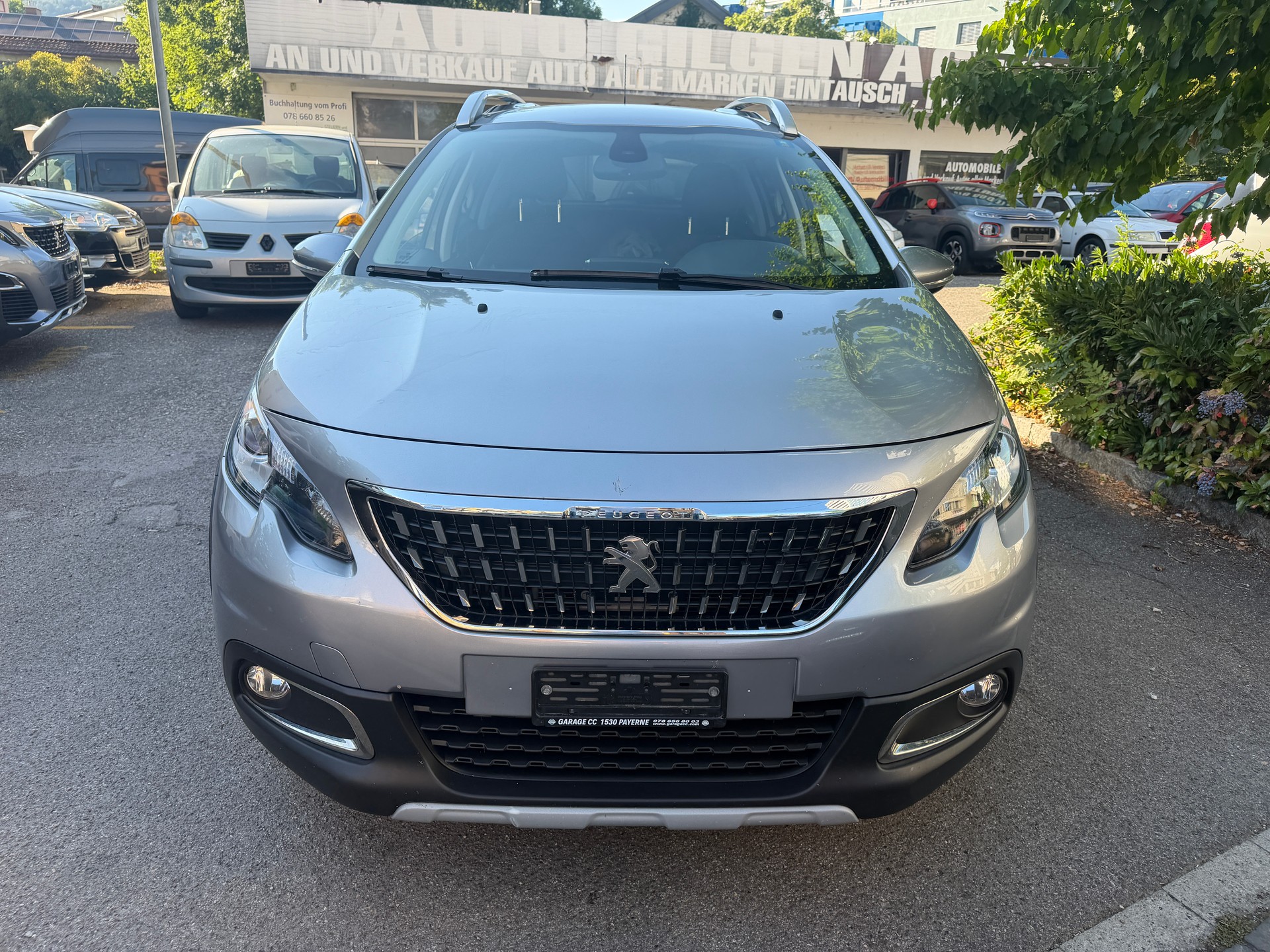 PEUGEOT 2008 1.2 PureTech Allure EAT6-image-0
