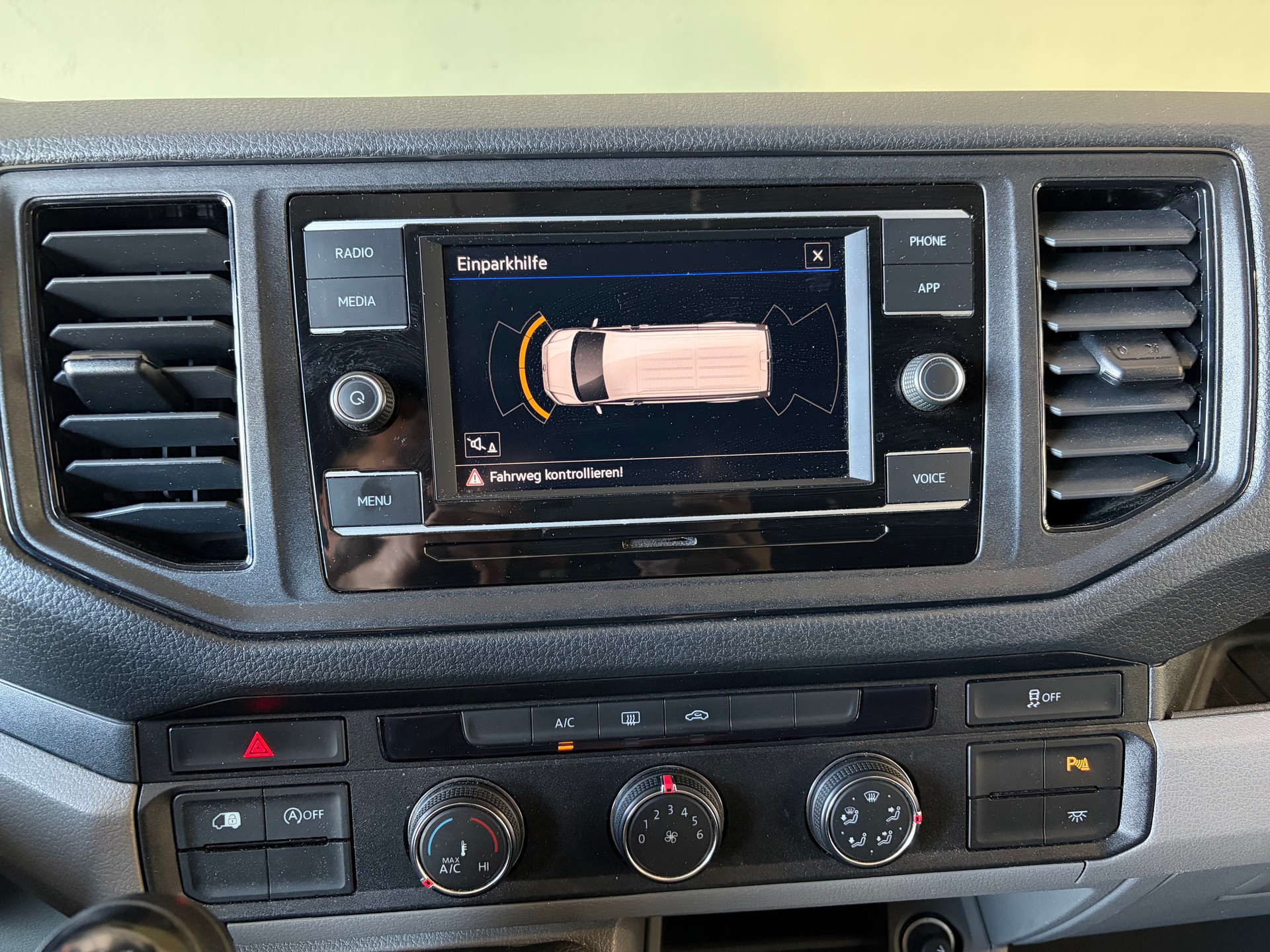 VW Crafter 35 2.0 TDI L3 ***CH-Fahrzeug***-image-13
