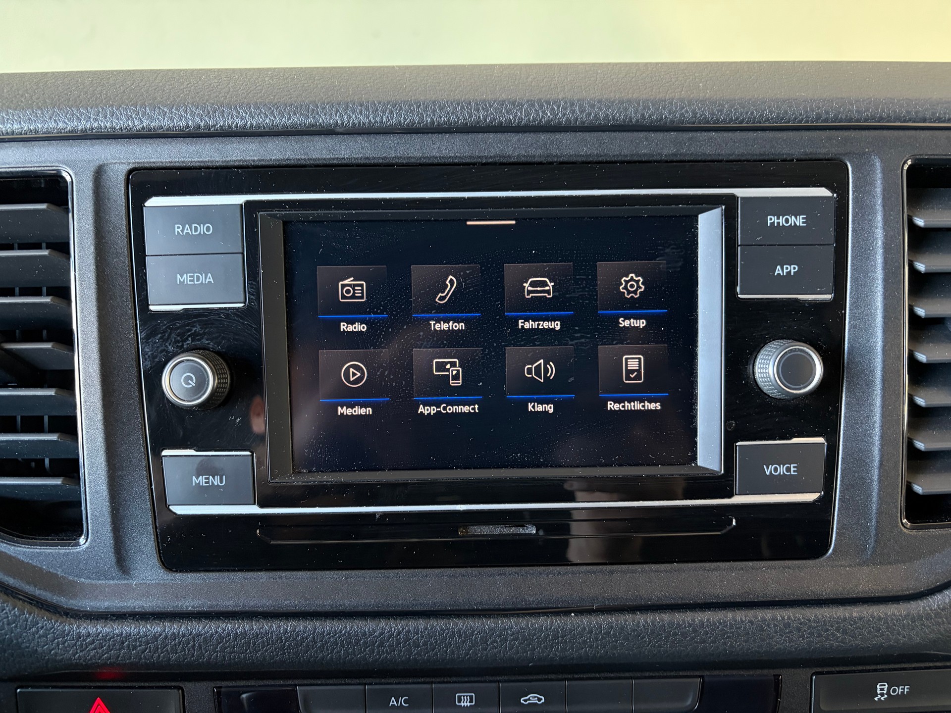 VW Crafter 35 2.0 TDI L3 ***CH-Fahrzeug***-image-15