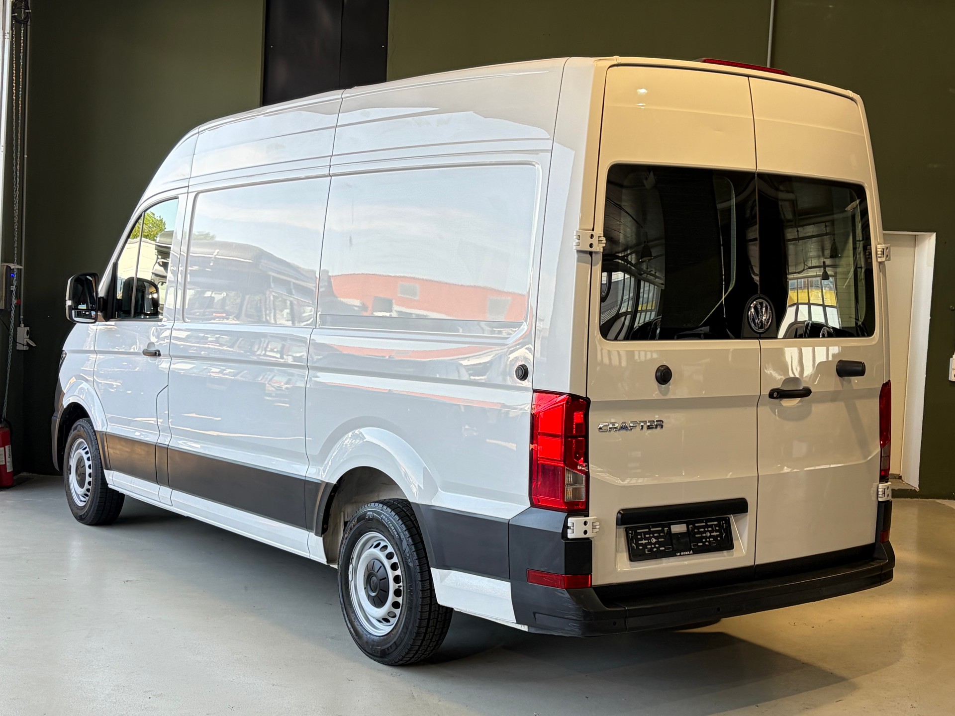 VW Crafter 35 2.0 TDI L3 ***CH-Fahrzeug***-image-2