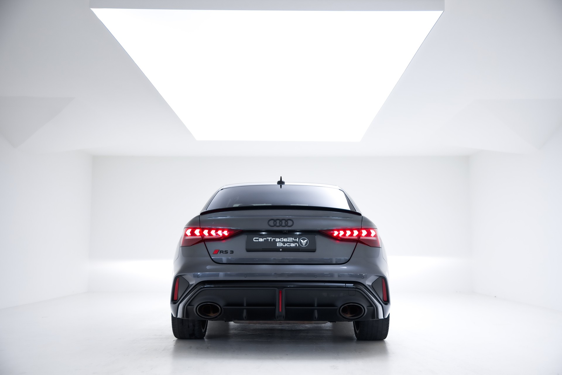 AUDI RS3 Limousine 2.5 TSI quattro S-tronic-image-8