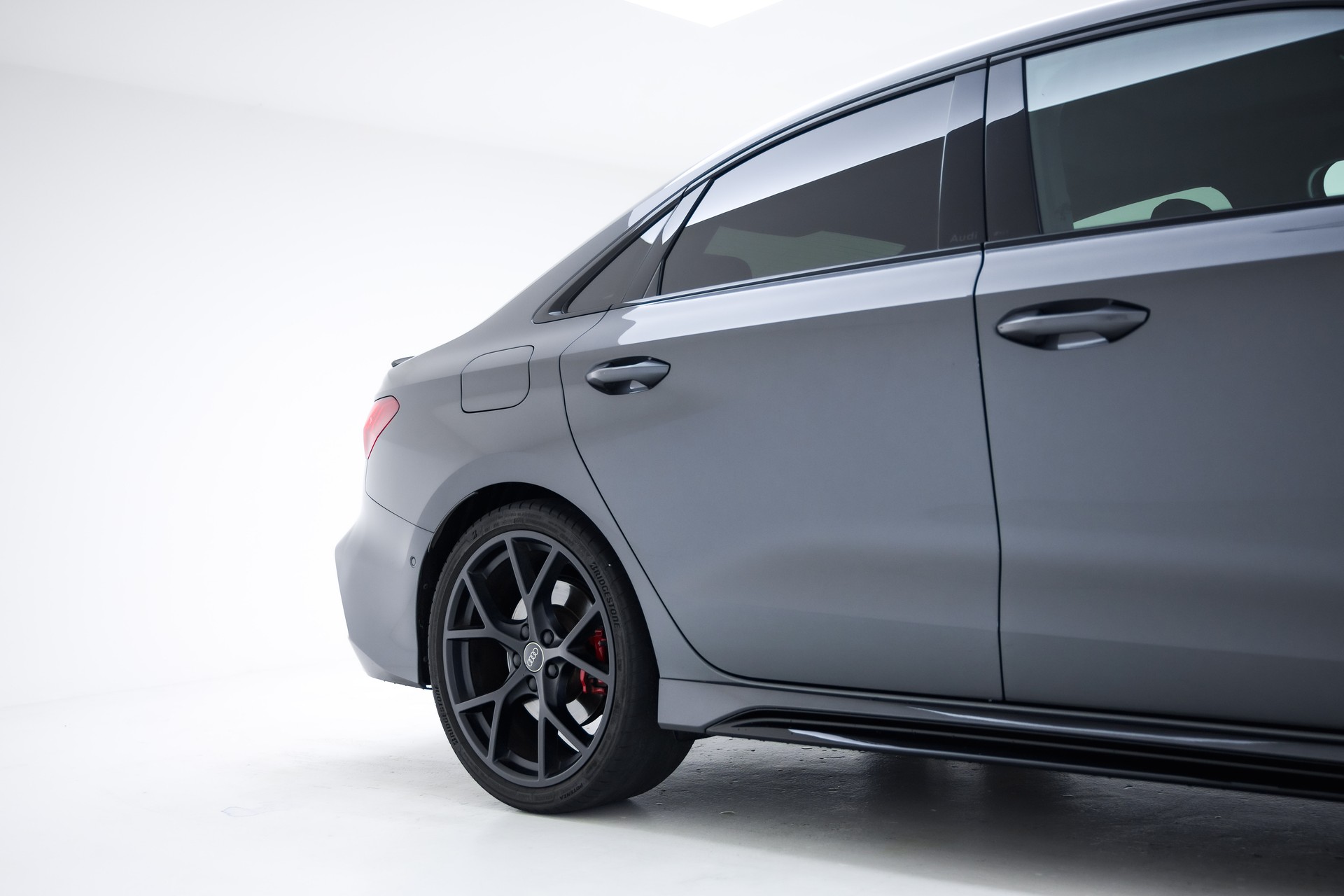 AUDI RS3 Limousine 2.5 TSI quattro S-tronic-image-11