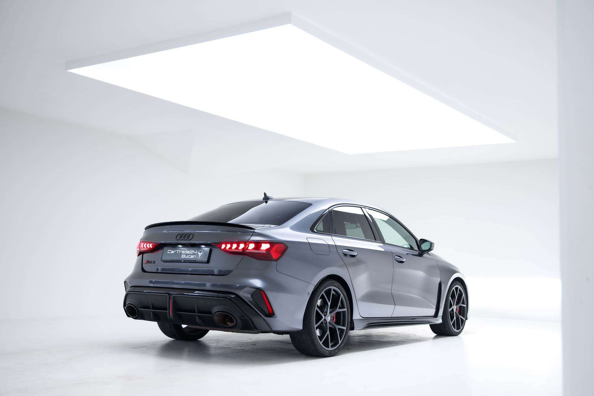 AUDI RS3 Limousine 2.5 TSI quattro S-tronic-showroom-element-1