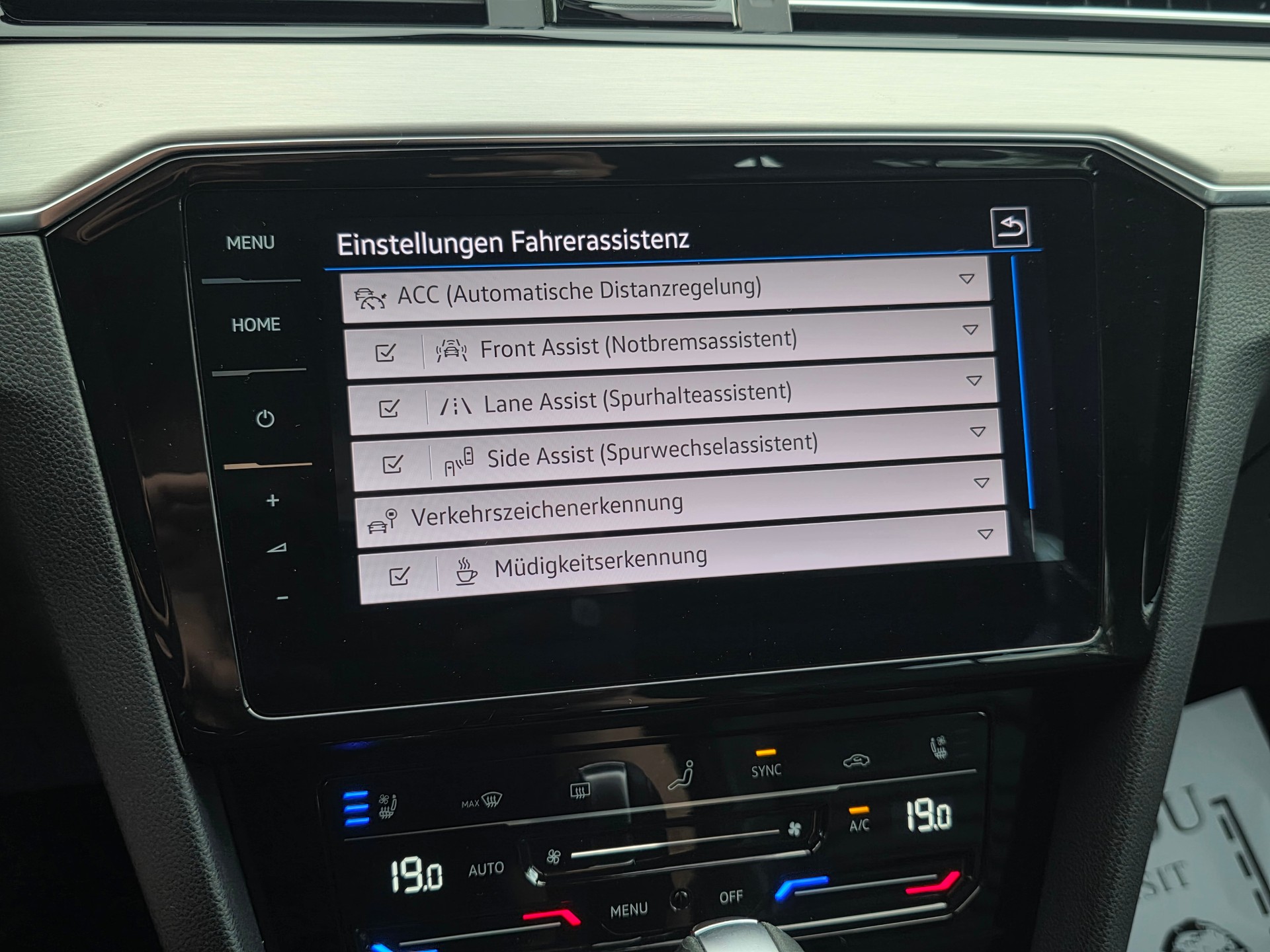 VW Passat 2.0 TDI BMT Elegance 4Motion DSG * CH-Fahrzeug * Vollausstattung * Frisch ab MFK *-image-19