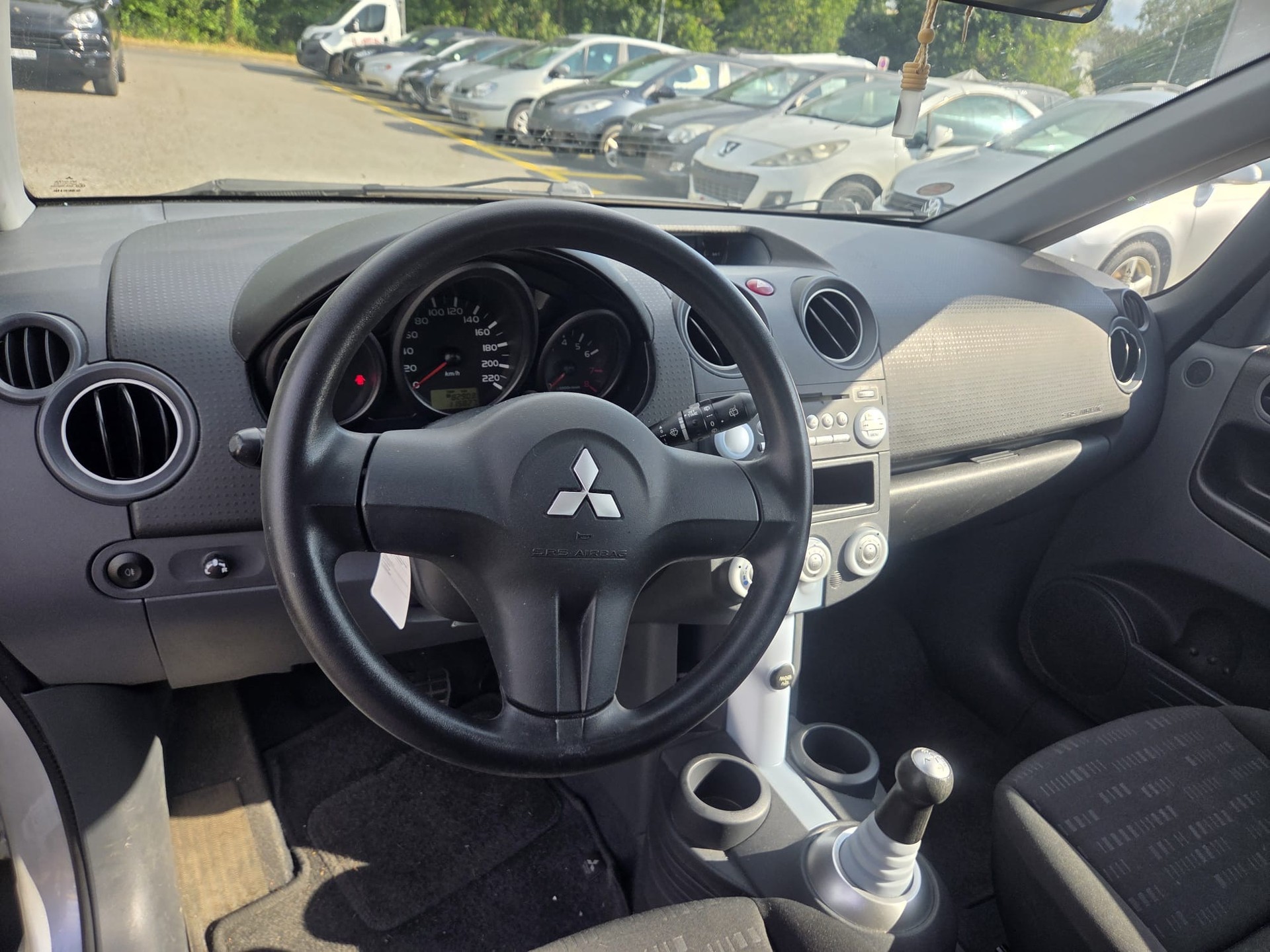 MITSUBISHI Colt 1.3 16V Celebration 30-image-5