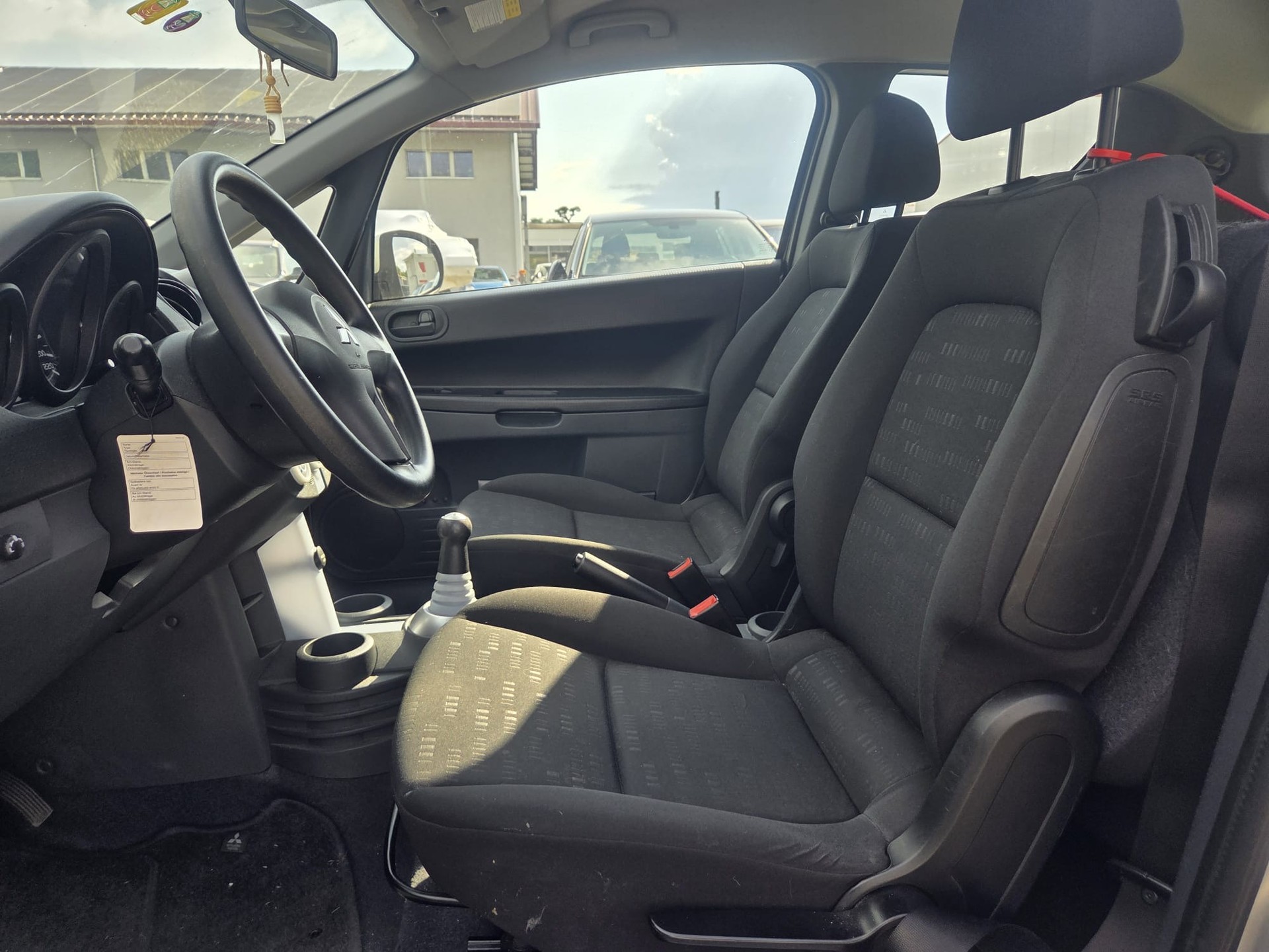 MITSUBISHI Colt 1.3 16V Celebration 30-image-4
