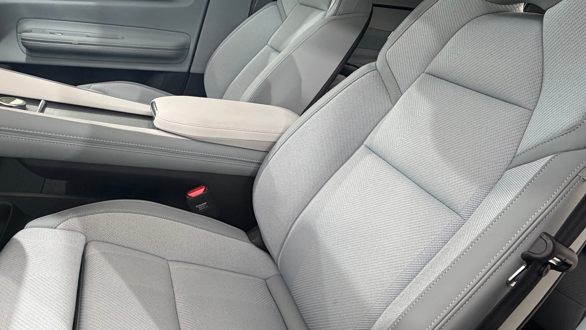 POLESTAR 4 Long Range Dual Motor-image-5