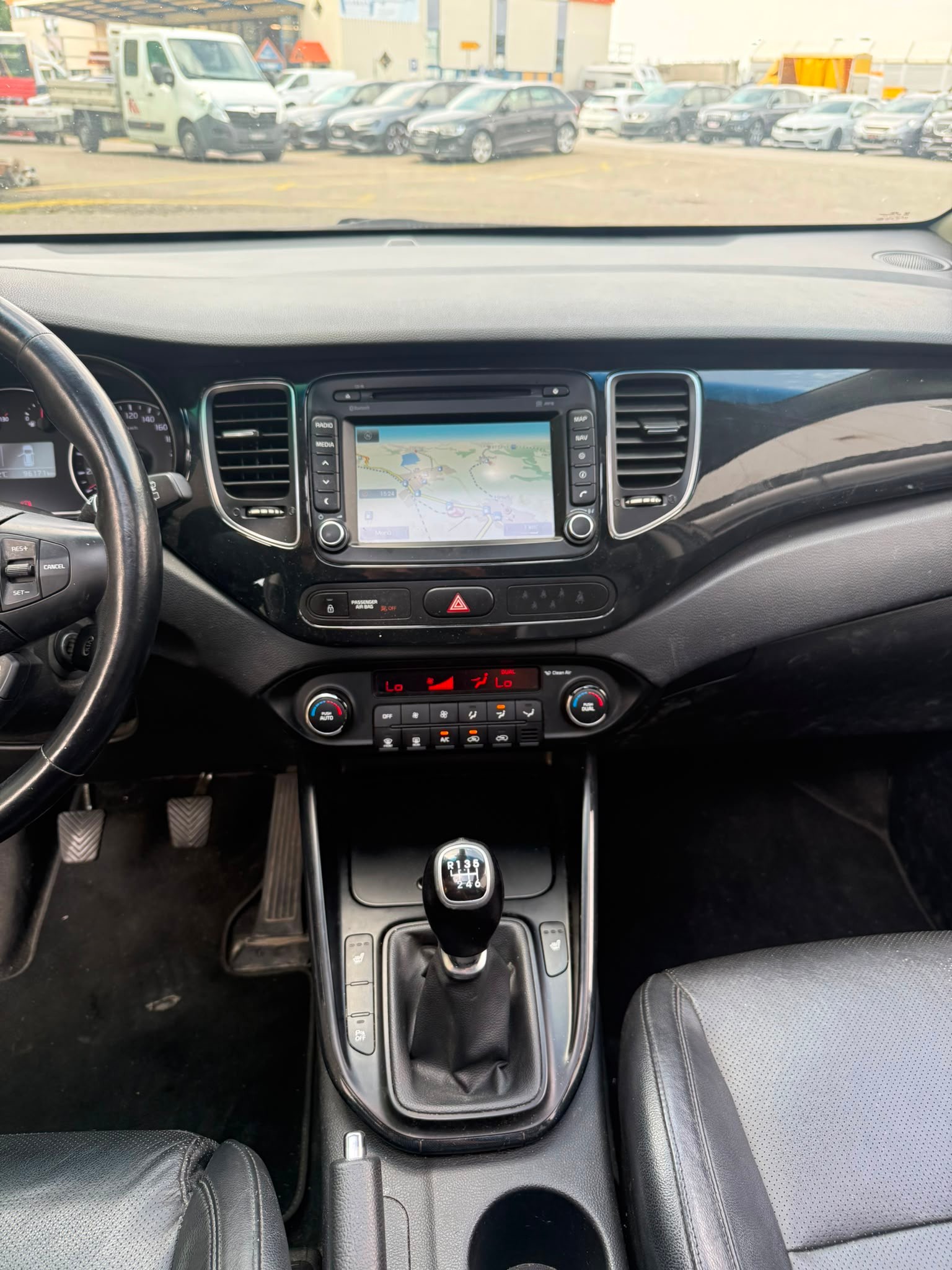 KIA Carens 1.6 GDI Classic-image-10