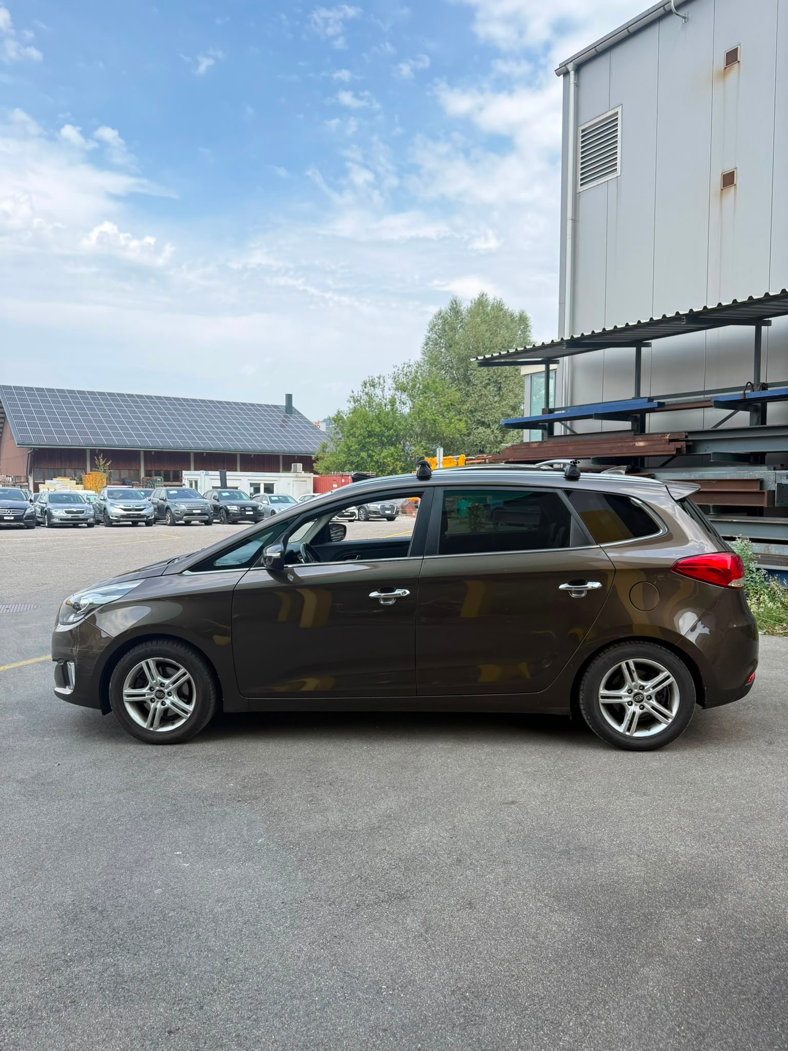 KIA Carens 1.6 GDI Classic-image-3