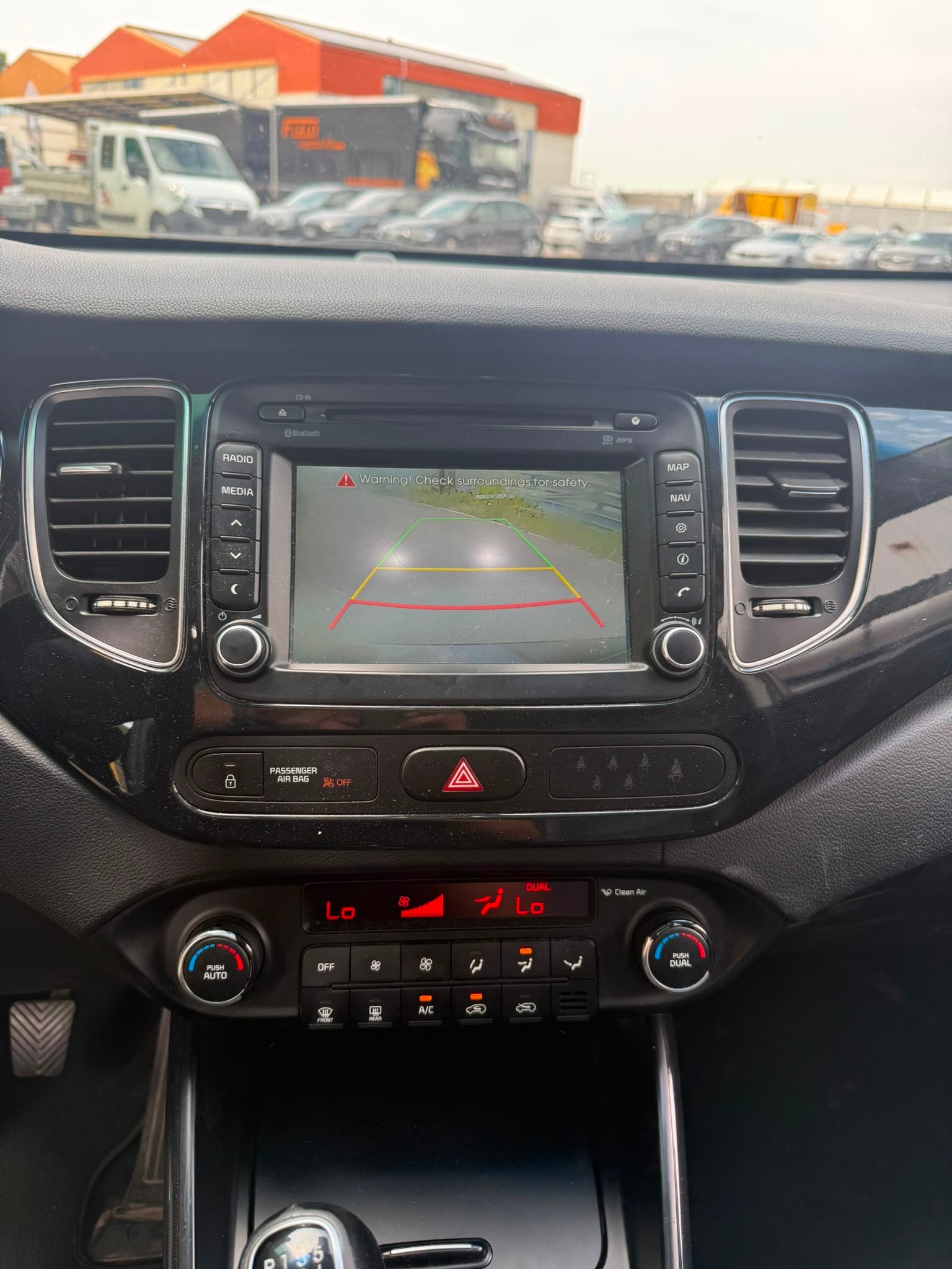 KIA Carens 1.6 GDI Classic-image-12