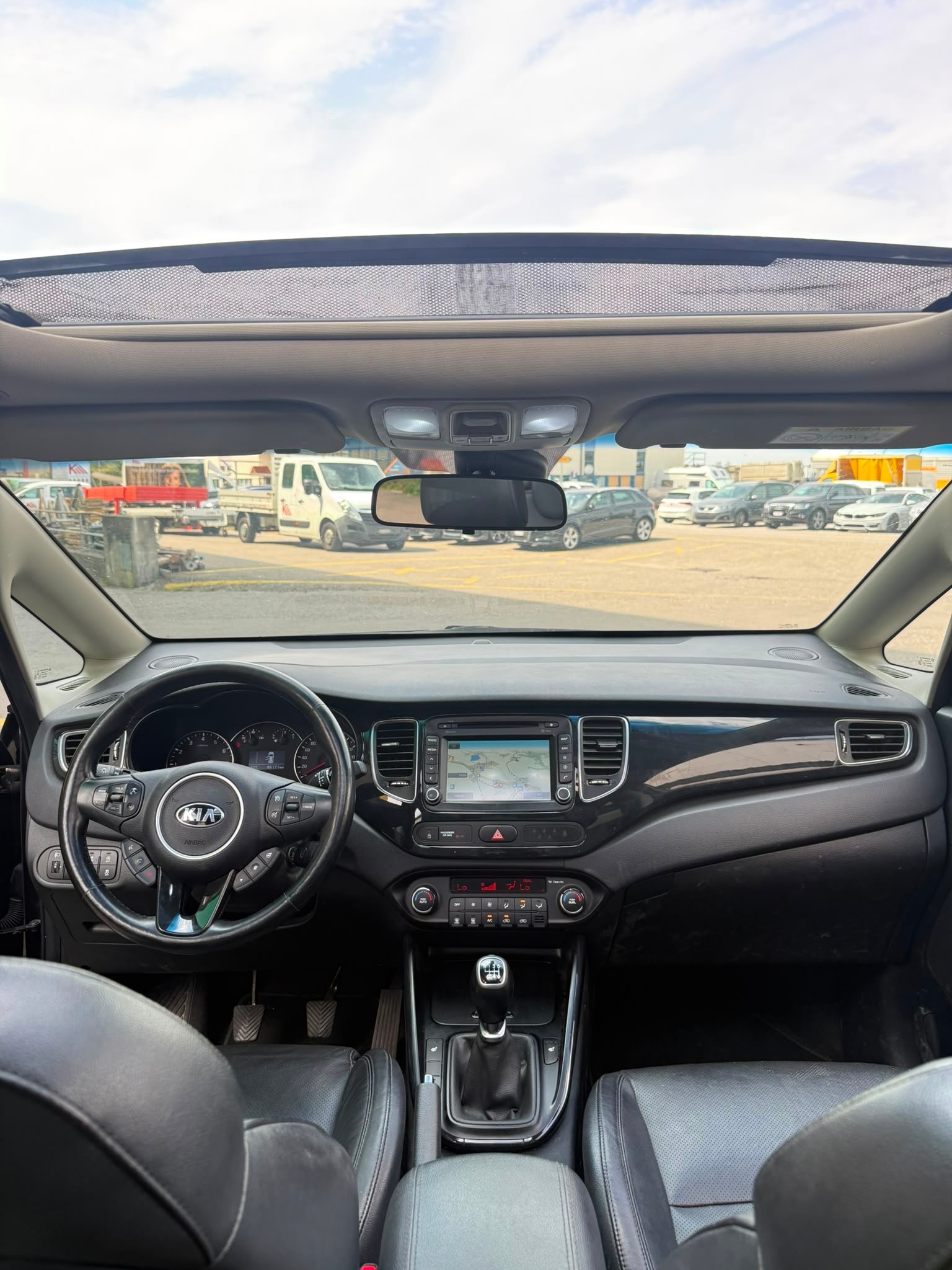 KIA Carens 1.6 GDI Classic-image-9