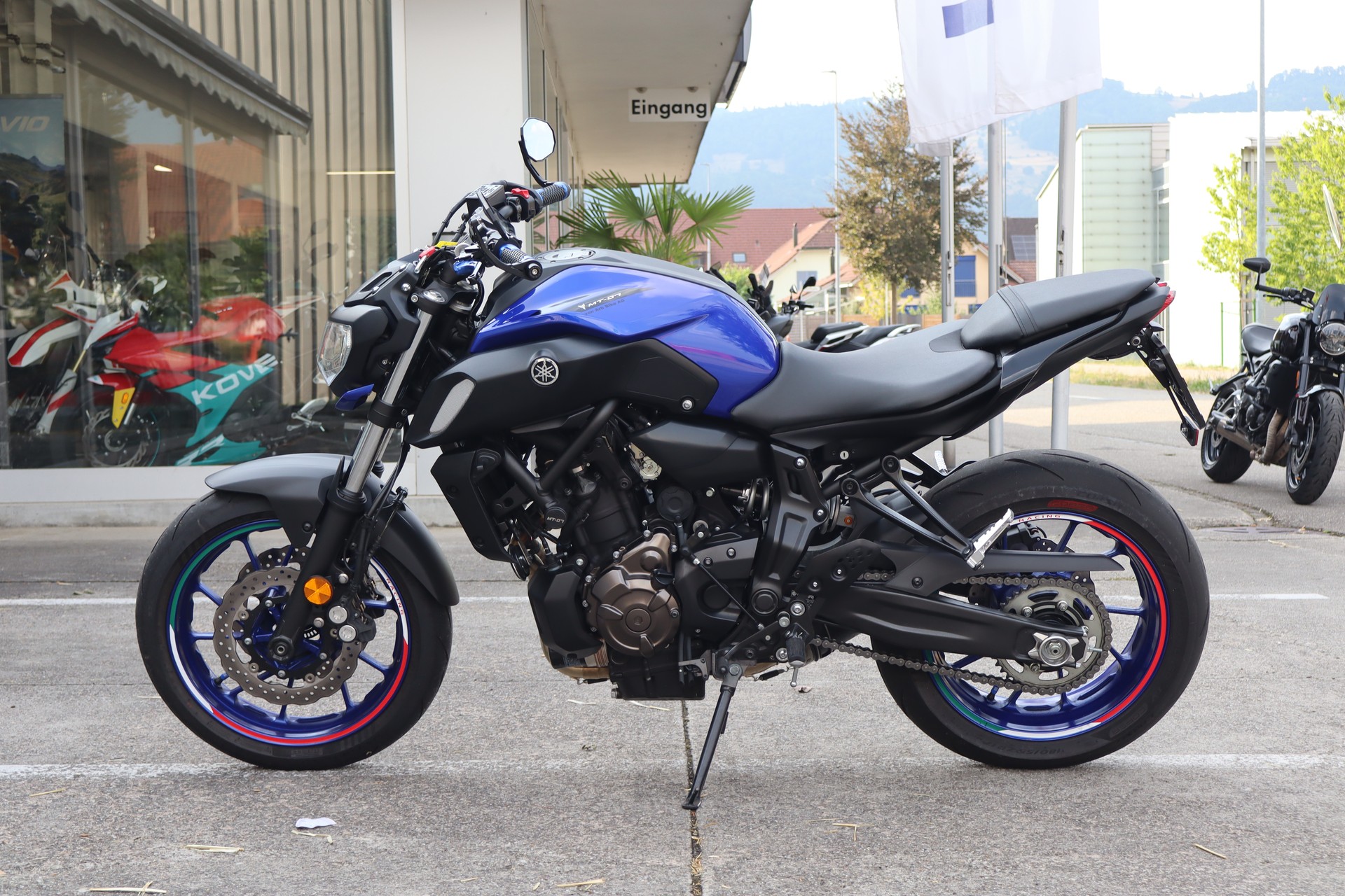 YAMAHA MT-07 ABS-showroom-element-3