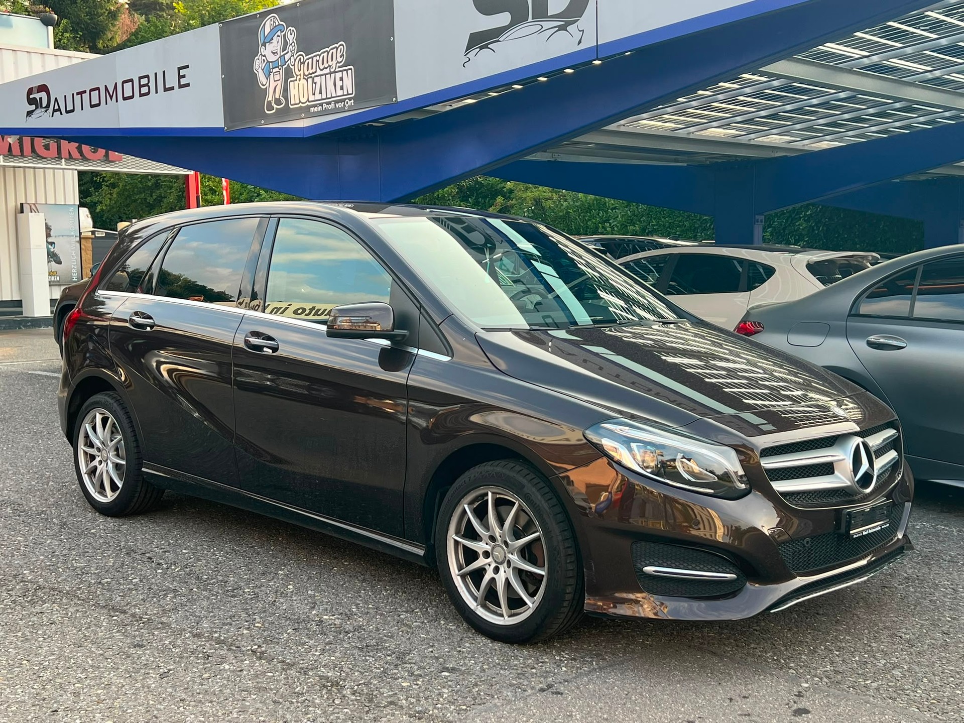 MERCEDES-BENZ B 250 AMG Line 4Matic 7G-DCT-image-5