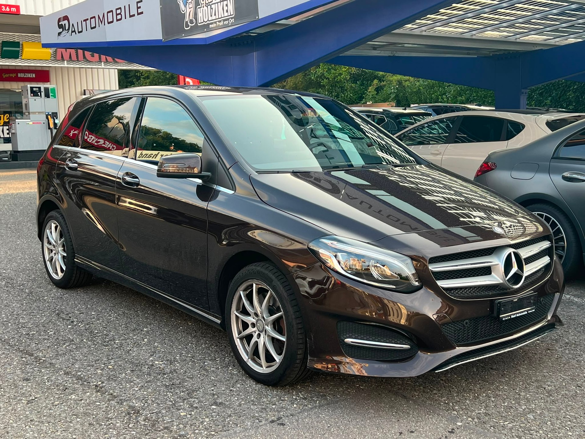 MERCEDES-BENZ B 250 AMG Line 4Matic 7G-DCT-image-1
