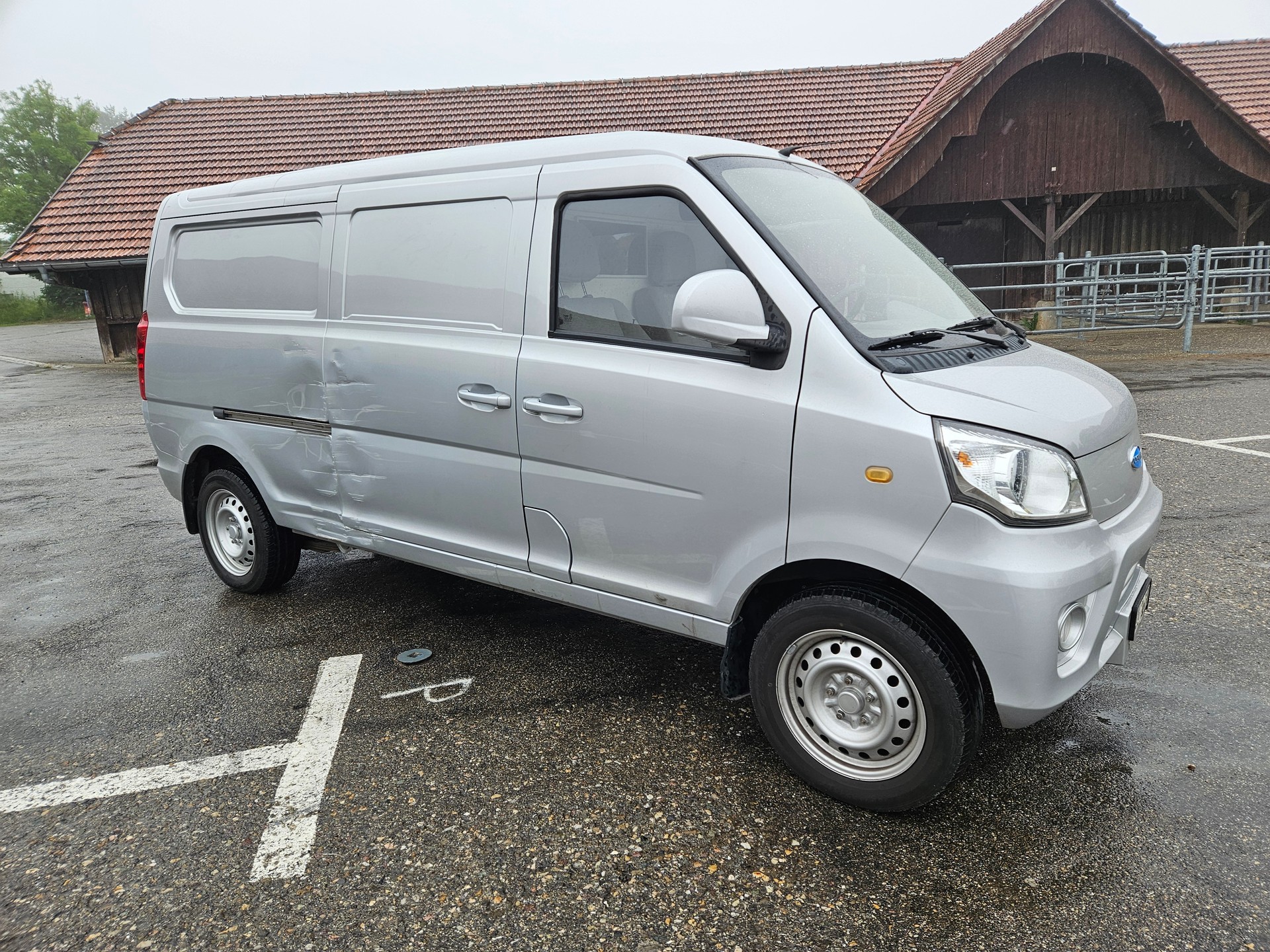 CENNTRO LOGISTAR 200 V FAHRBAR ROULABLE COTE DROIT ENDOMMAGE RECHTE SEITE BESCHADIG-image-3