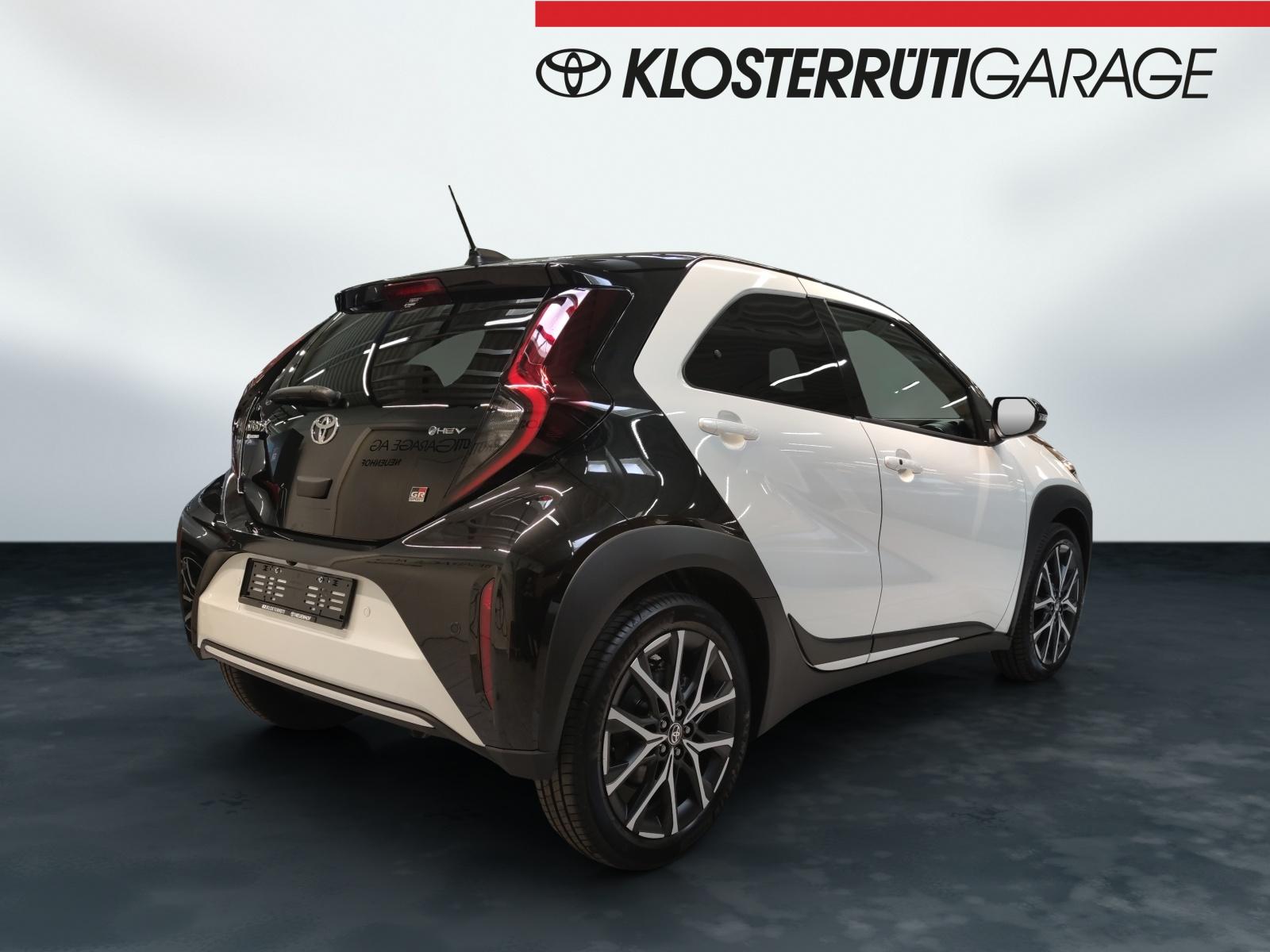 TOYOTA Aygo X 1.5 VVT-i HSD GR Sport-showroom-element-2