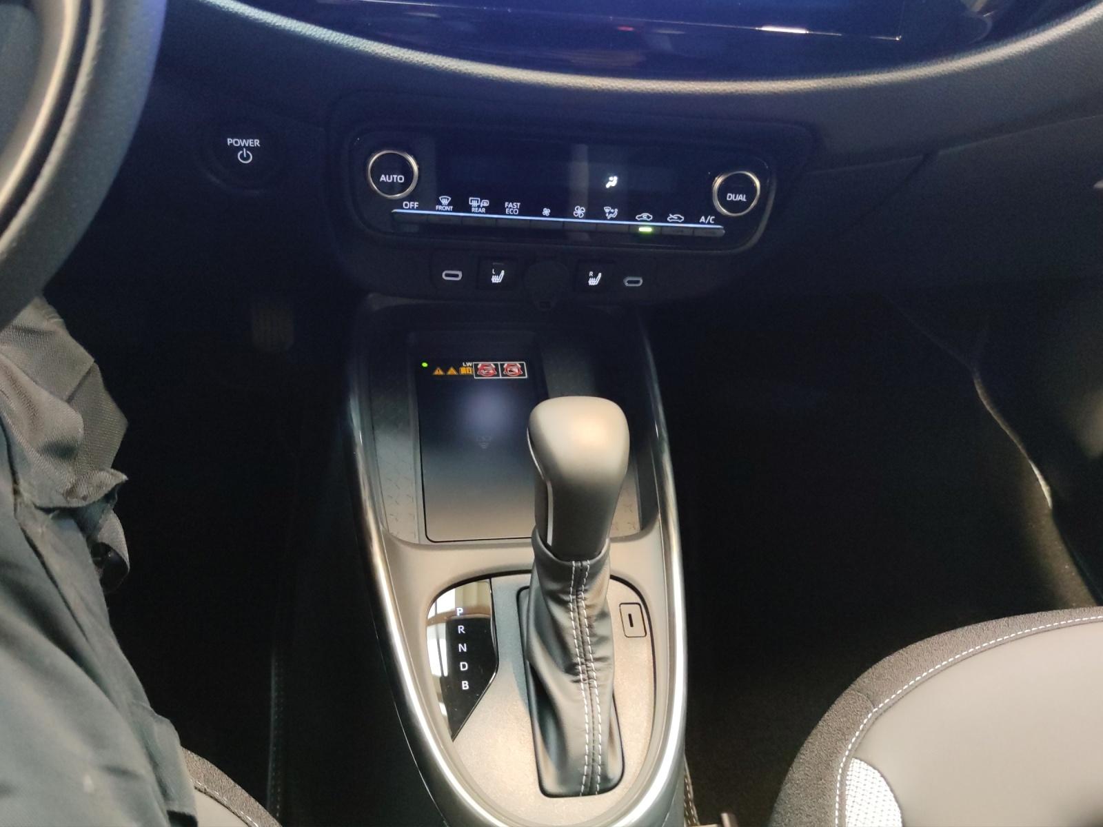 TOYOTA Aygo X 1.5 VVT-i HSD GR Sport-image-14