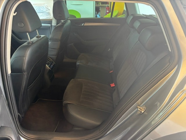 SKODA Superb Combi 1.4 TSI ACT Style DSG-image-12