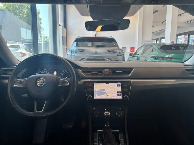 SKODA Superb Combi 1.4 TSI ACT Style DSG-image-10