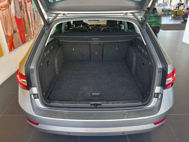 SKODA Superb Combi 1.4 TSI ACT Style DSG-image-7