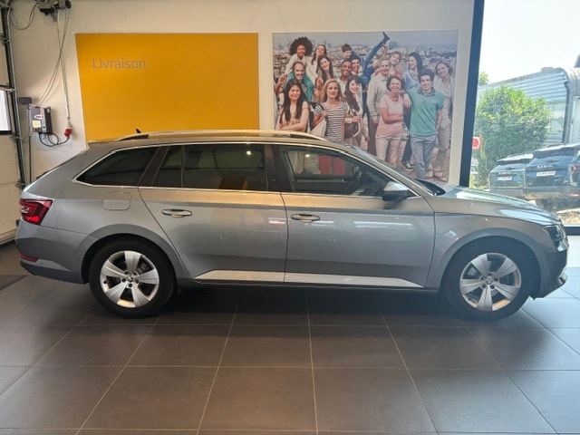 SKODA Superb Combi 1.4 TSI ACT Style DSG-image-1