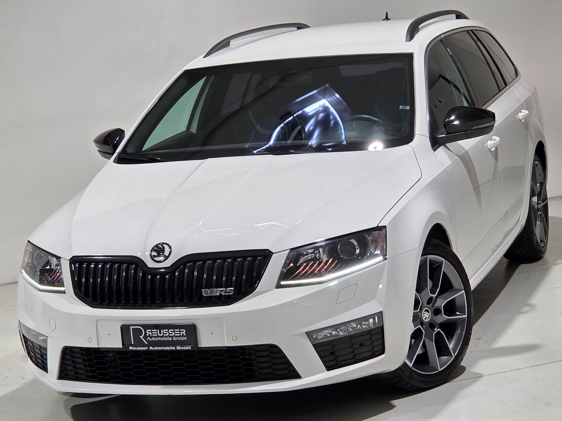 SKODA Octavia Combi 2.0 TDI RS DSG-image-0