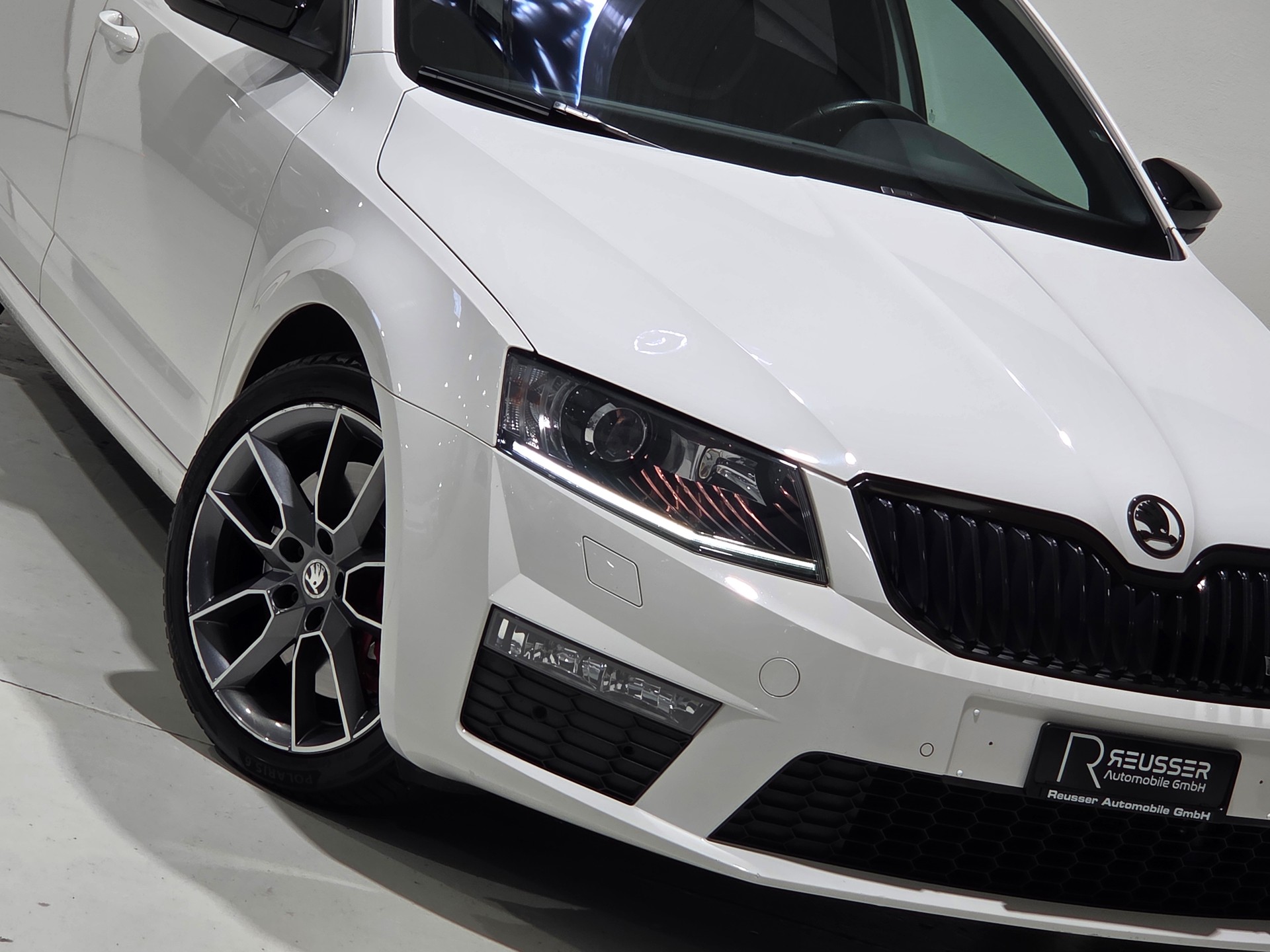 SKODA Octavia Combi 2.0 TDI RS DSG-image-16