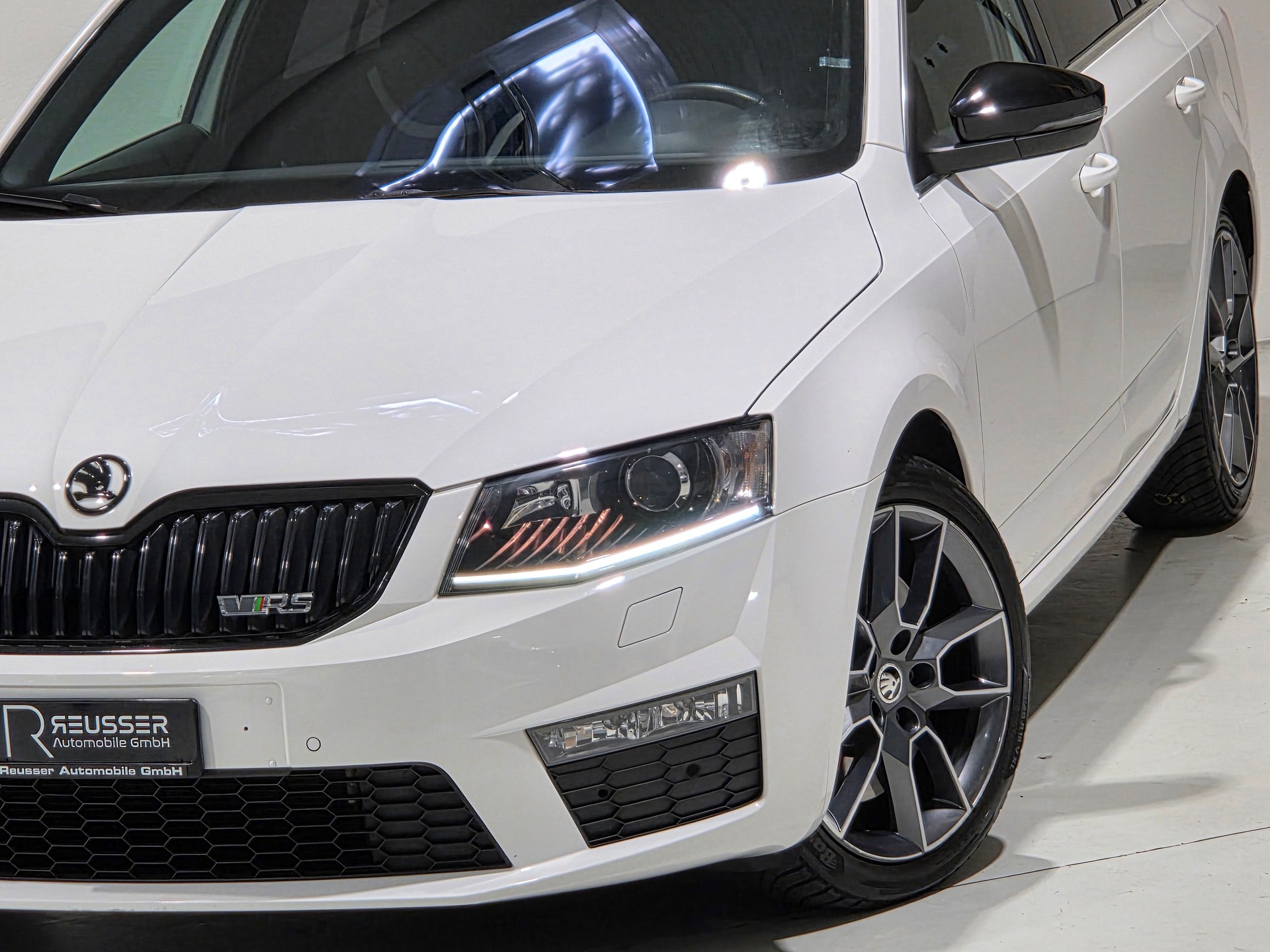 SKODA Octavia Combi 2.0 TDI RS DSG-image-14
