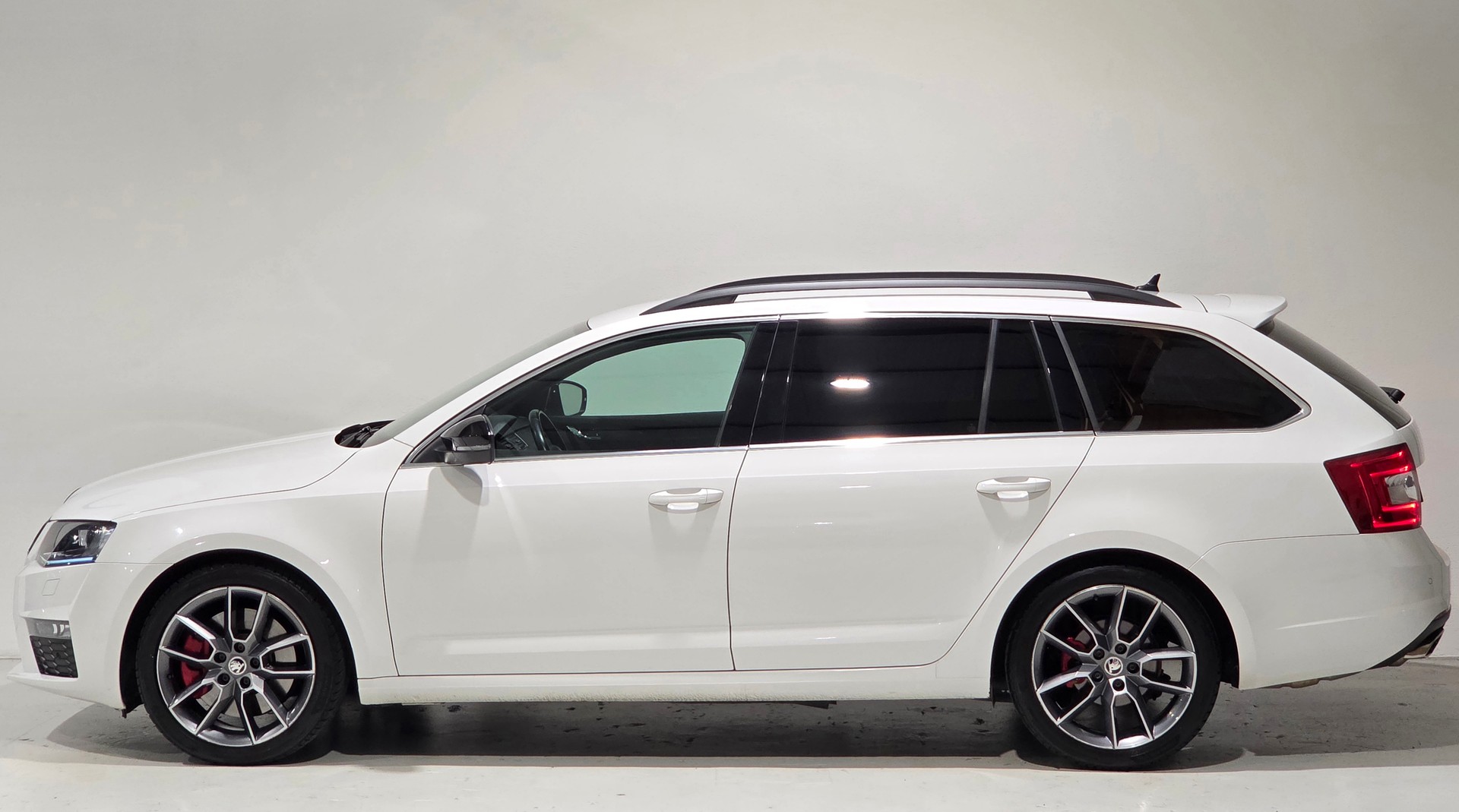 SKODA Octavia Combi 2.0 TDI RS DSG-image-1