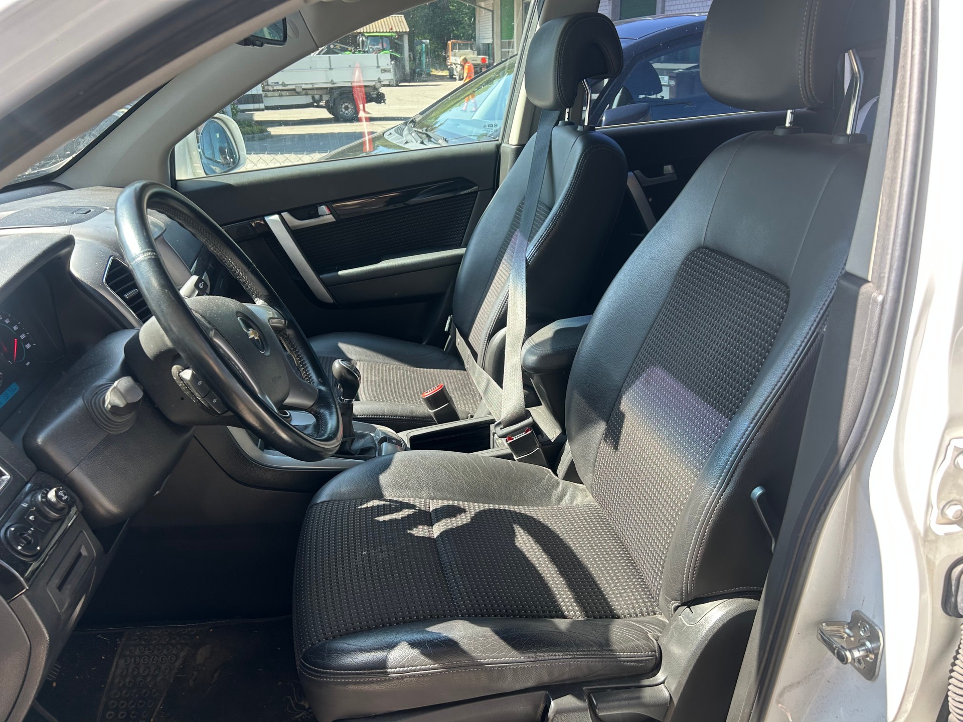 CHEVROLET Captiva 2.2 VCDi LT 4WD-image-7