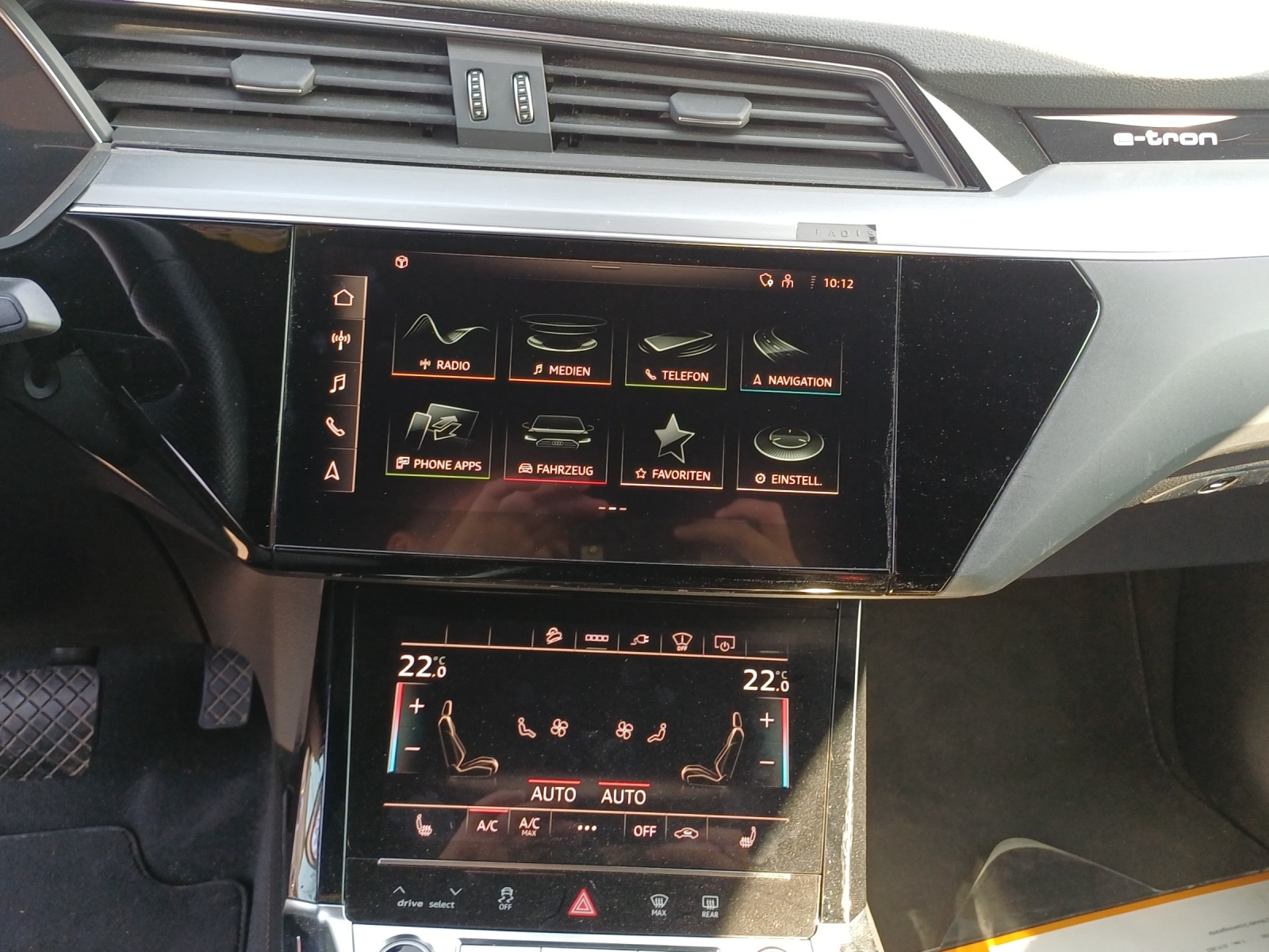 AUDI e-tron 55 Sportback S Line Black Edition quattro-image-10