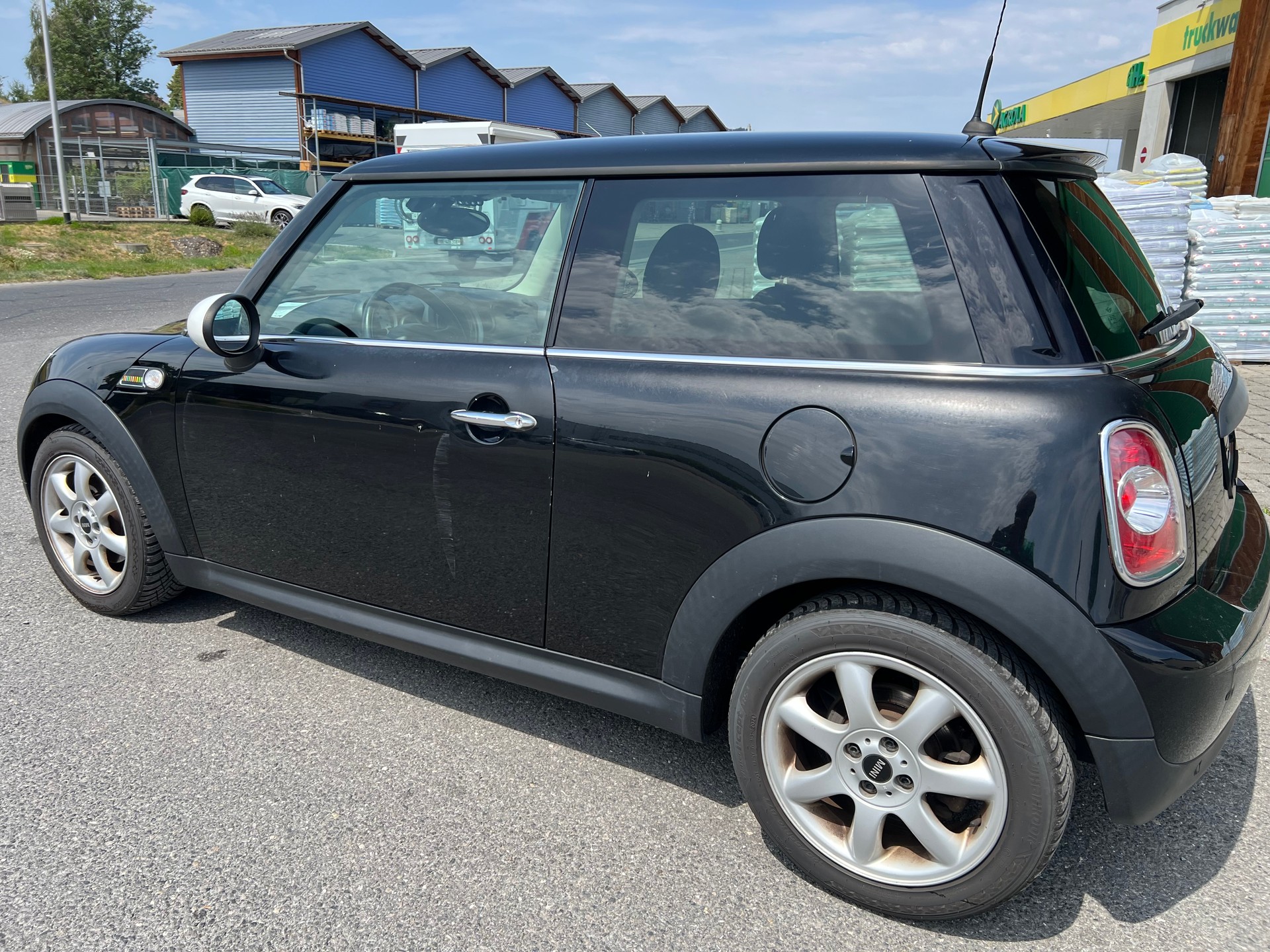 MINI One-image-3