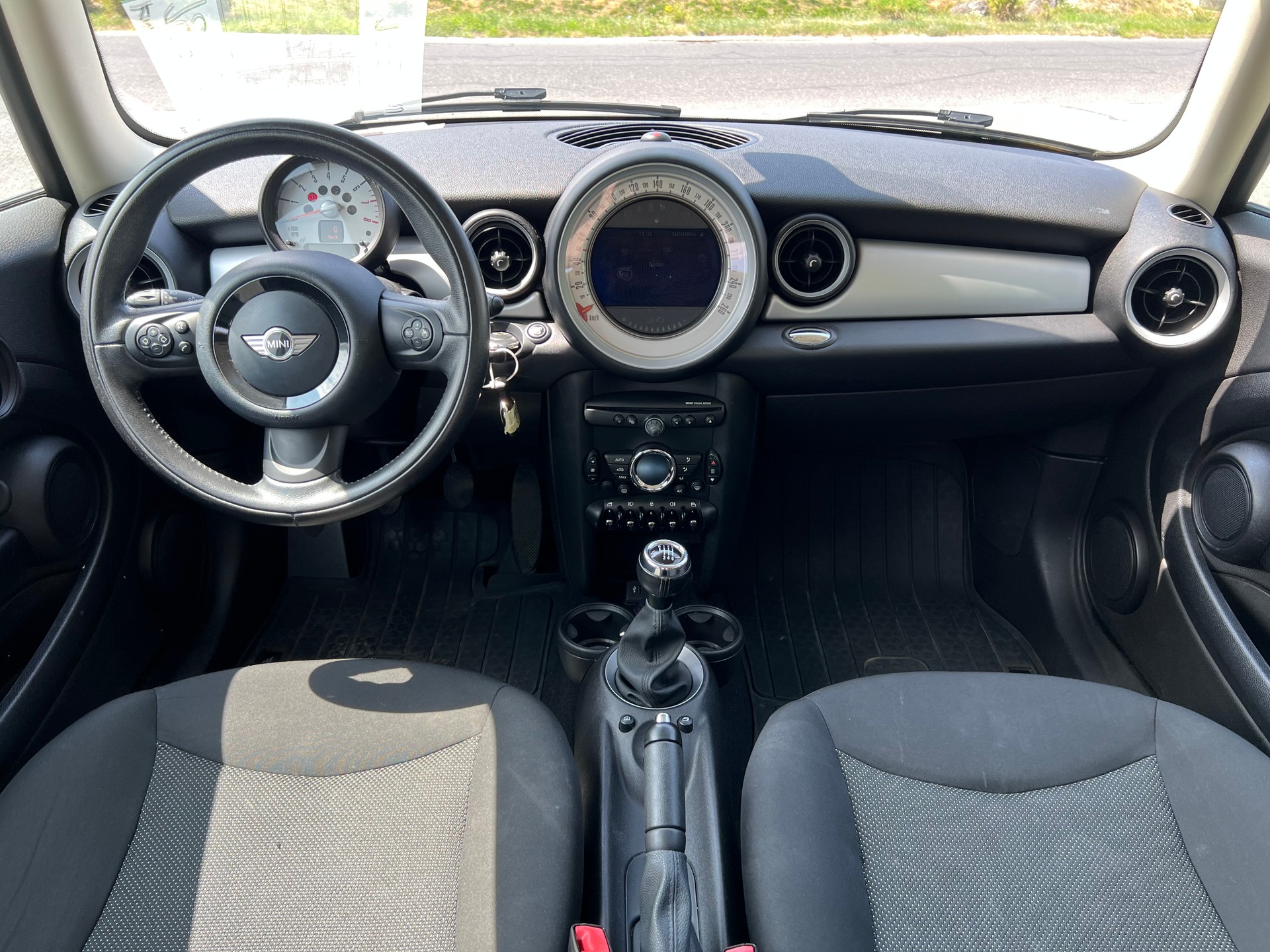 MINI One-image-11