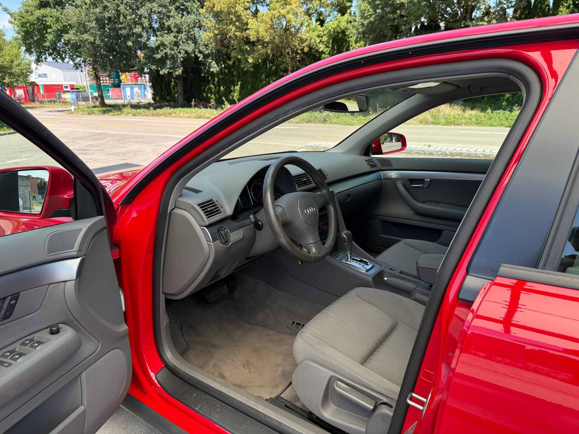 AUDI A4 1.9 TDI / Frisch ab MFK 24.07.2026 / KM GARANTIERT / 1.Hand! / 130PS / PDC / Automat / AHK 1600kg-image-8
