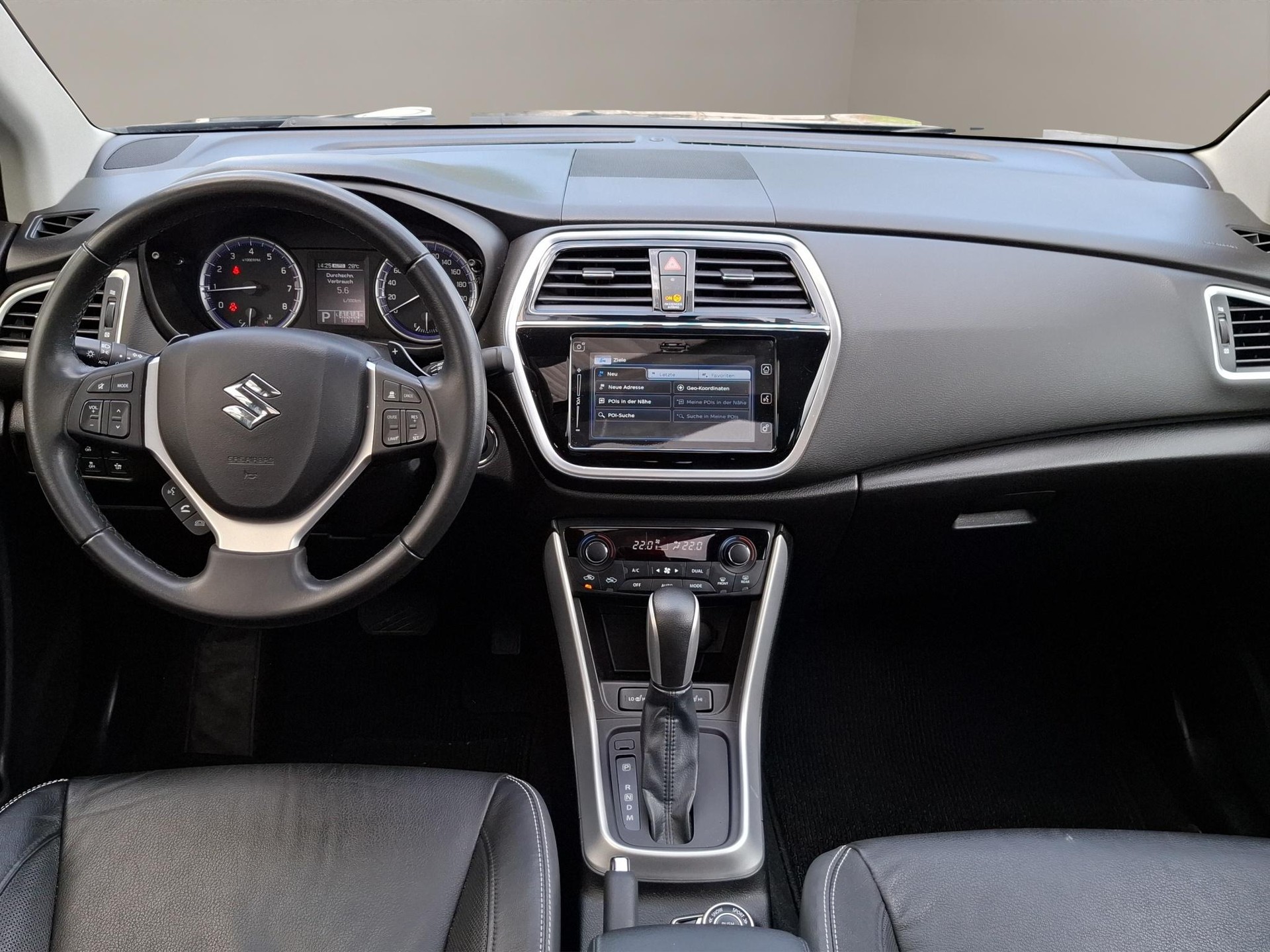 SUZUKI SX4 S-Cross 1.4 T Compact Top 4x4-image-8