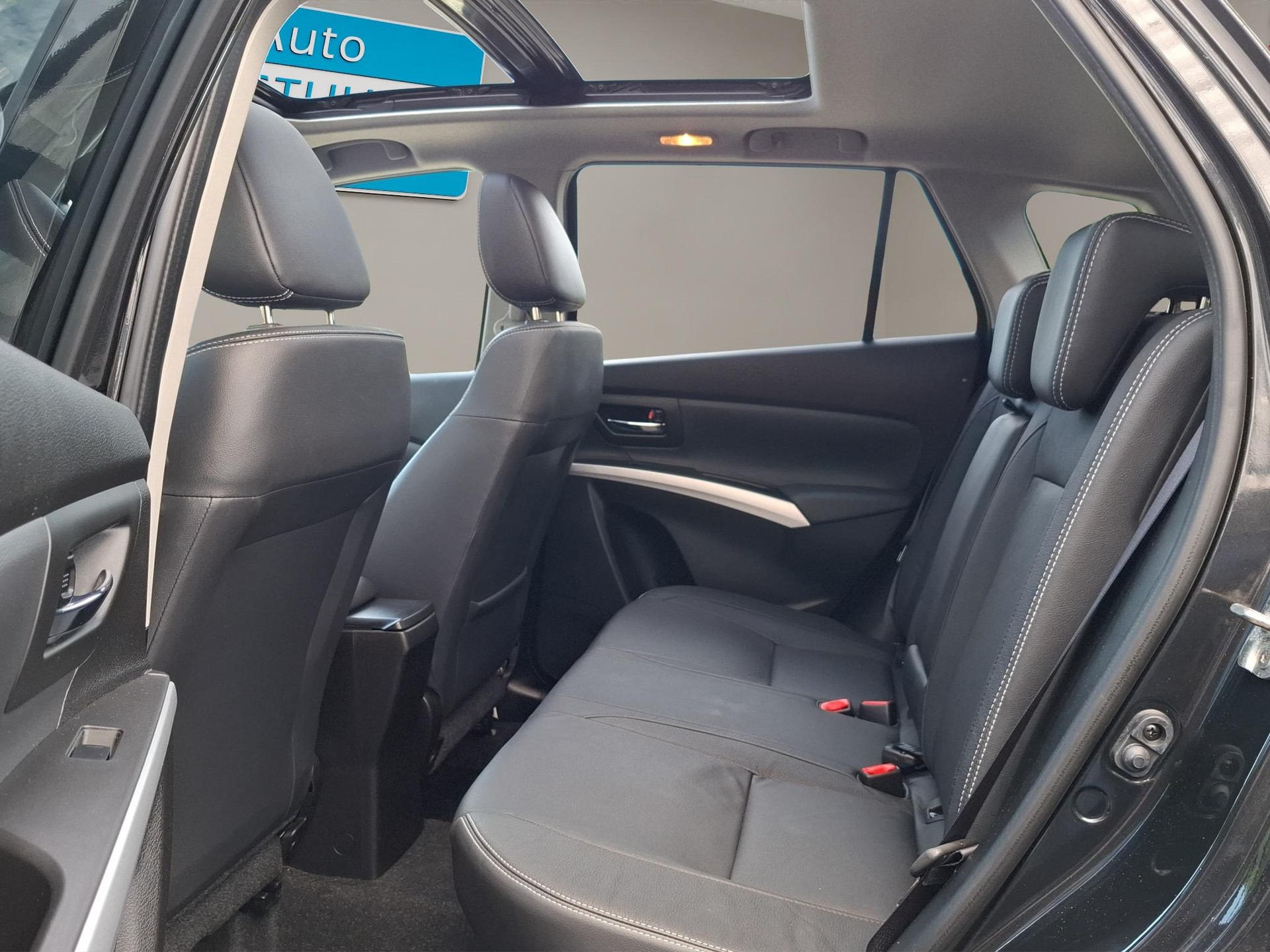 SUZUKI SX4 S-Cross 1.4 T Compact Top 4x4-image-10