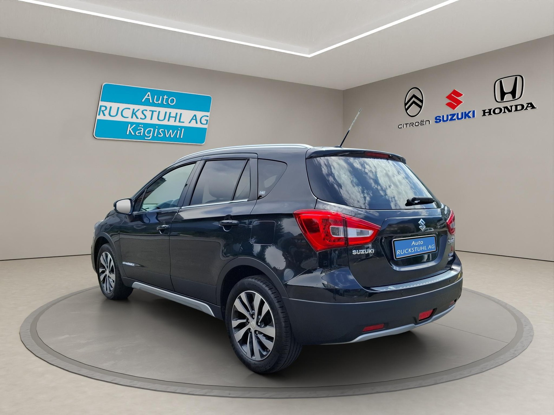 SUZUKI SX4 S-Cross 1.4 T Compact Top 4x4-image-4