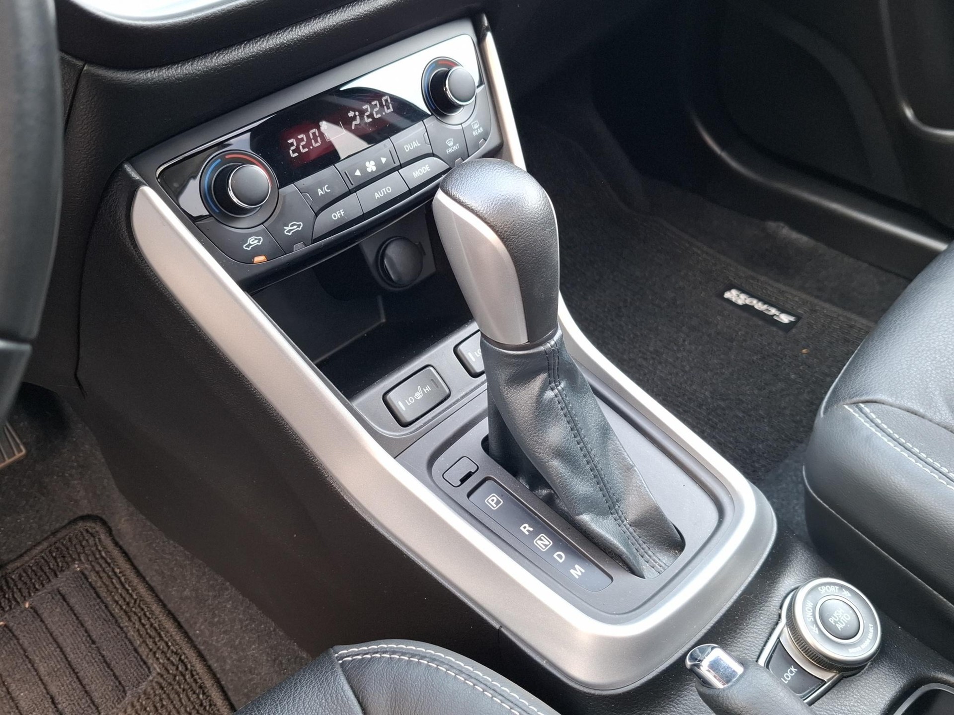 SUZUKI SX4 S-Cross 1.4 T Compact Top 4x4-image-9