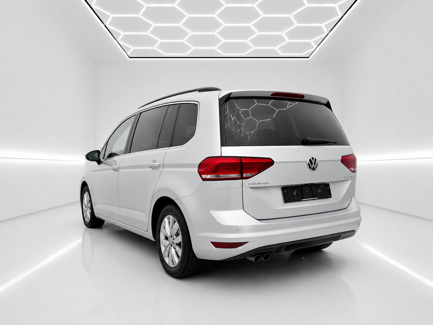 VW Touran 2.0 TDI BlueMotion Technology Comfortline DSG-image-2